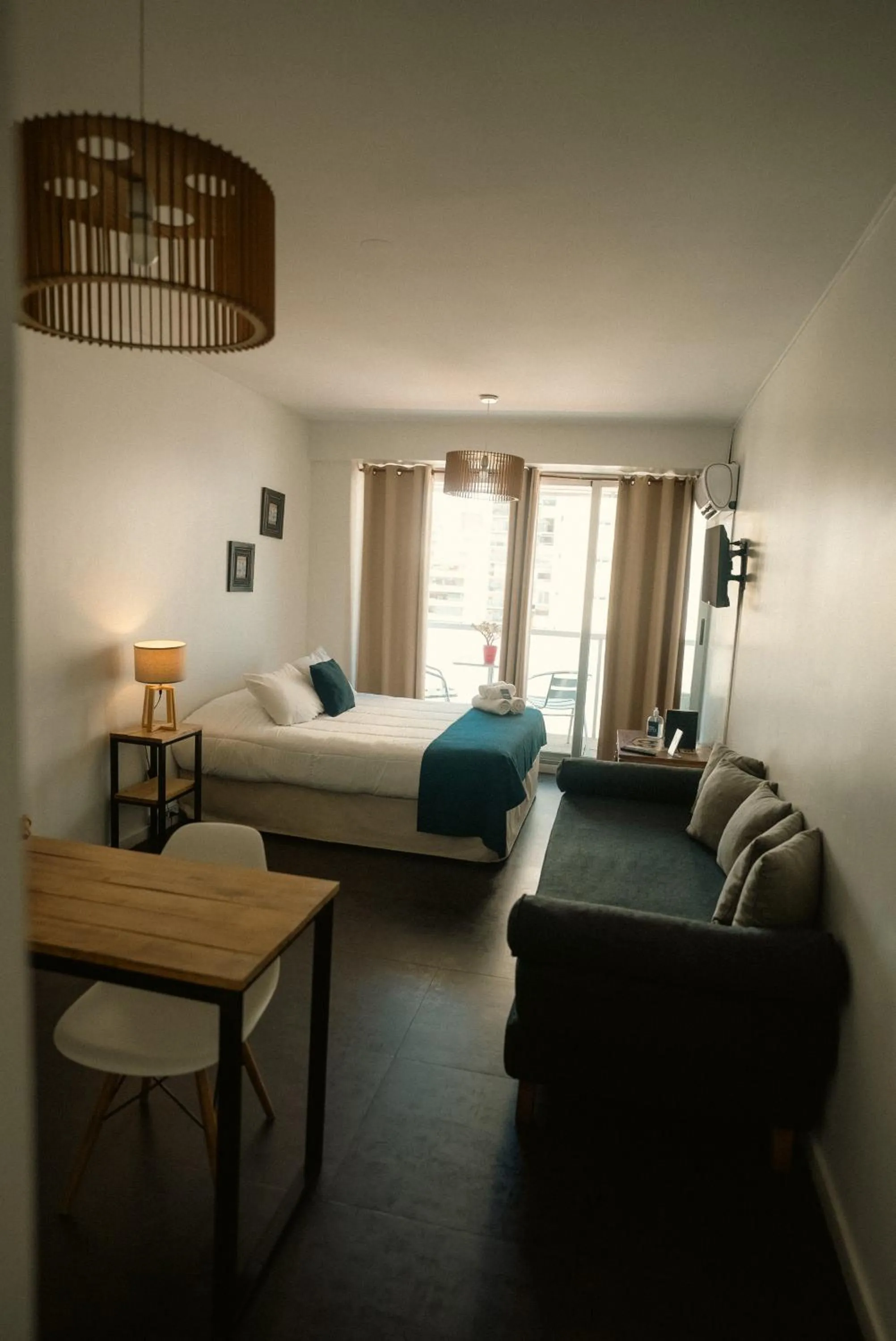 Photo of the whole room, Bed in Sucre Suites