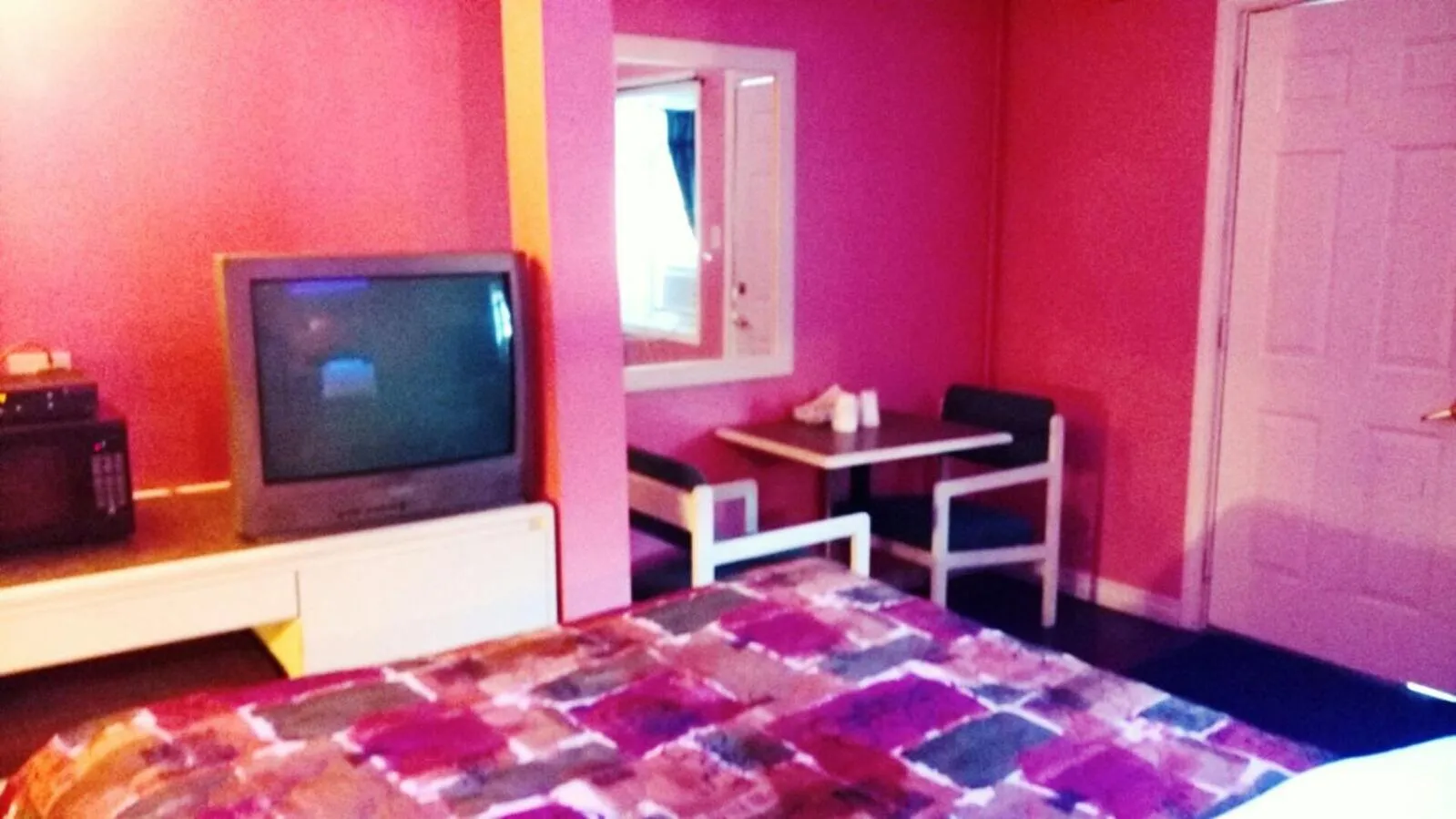 TV/Entertainment Center in Leisure Motel