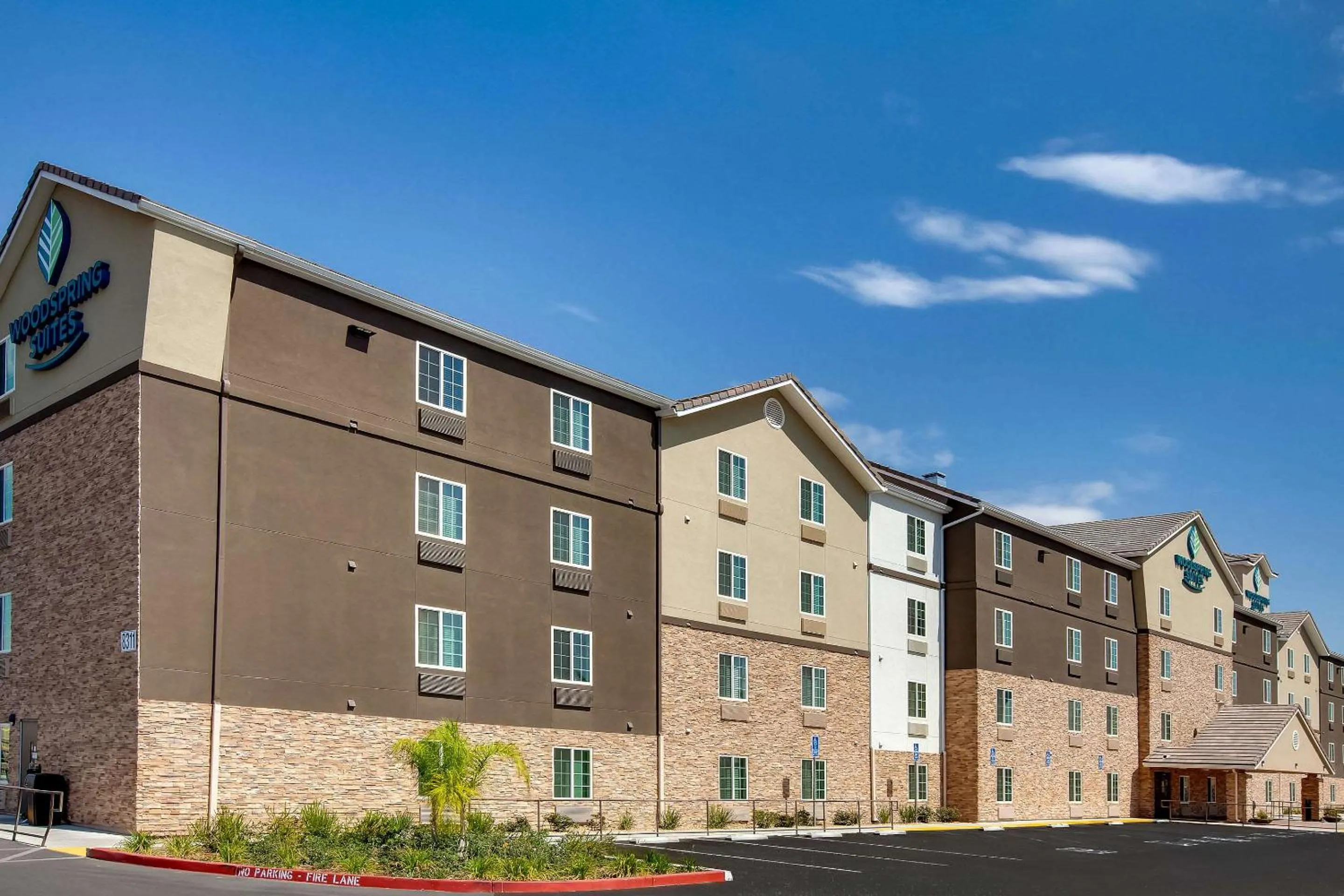 Property building in WoodSpring Suites Bakersfield East