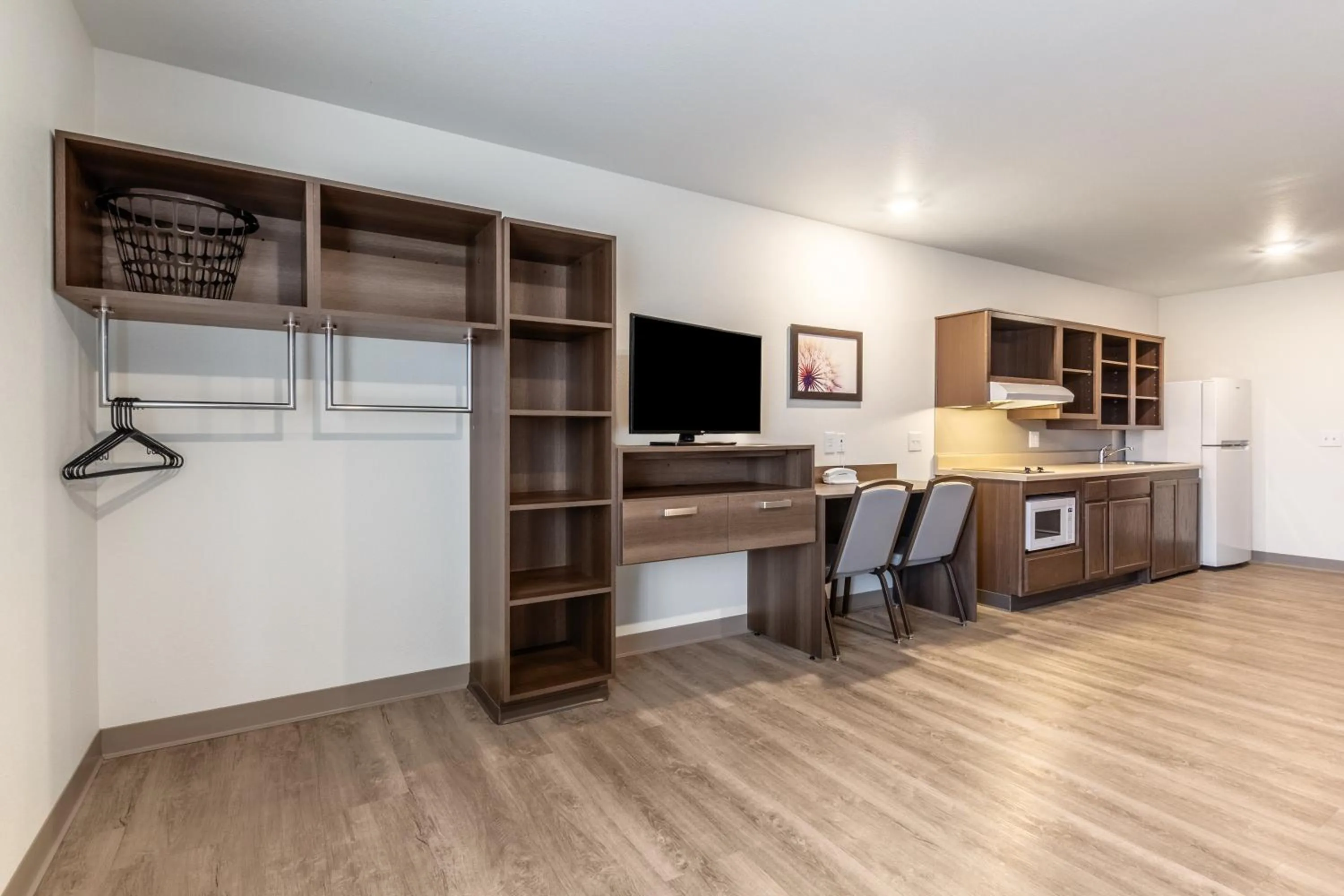 WoodSpring Suites Bakersfield East