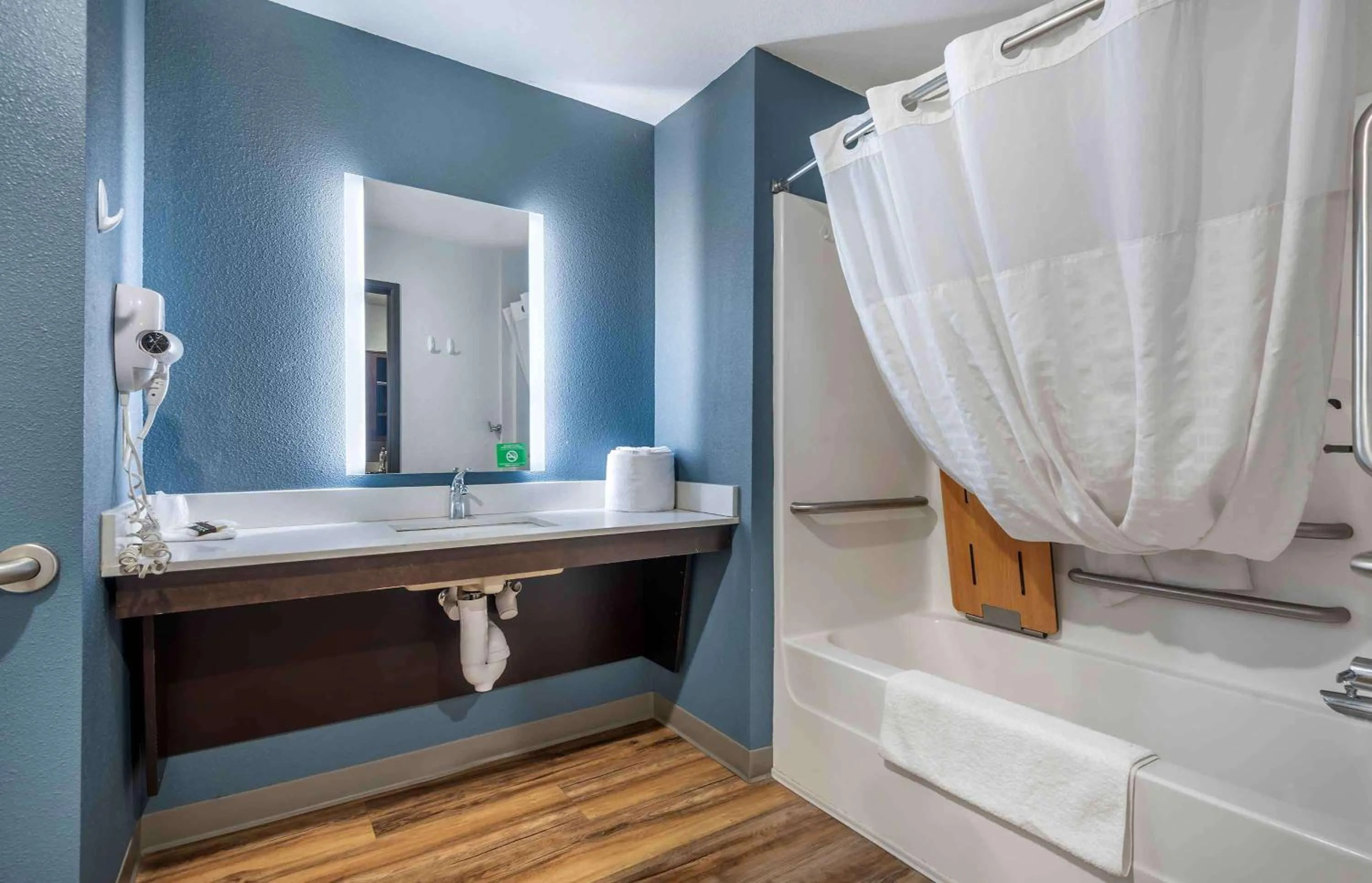 Bathroom in Extended Stay America Select Suites - Tampa - Northeast
