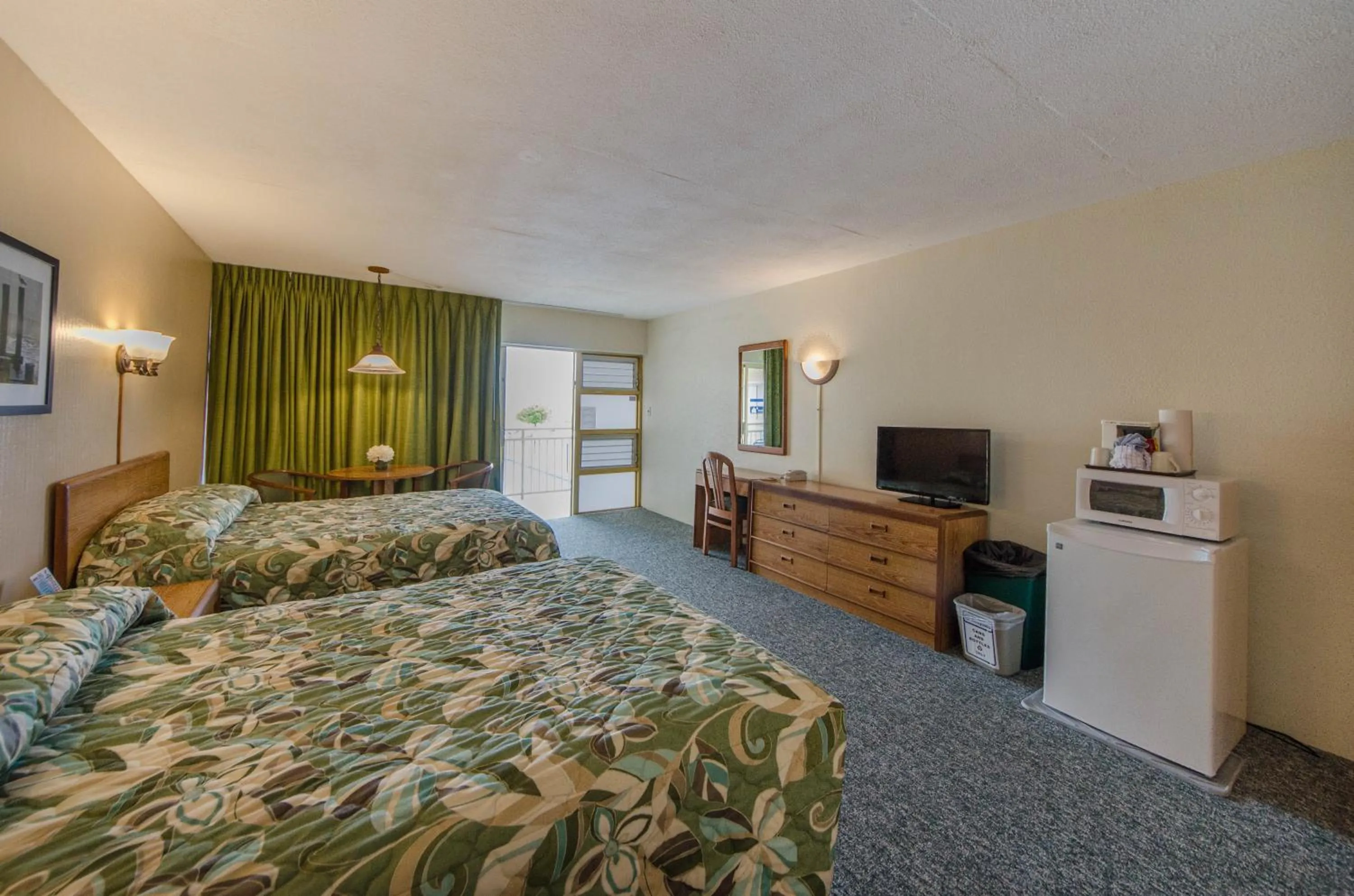 Attache Motel