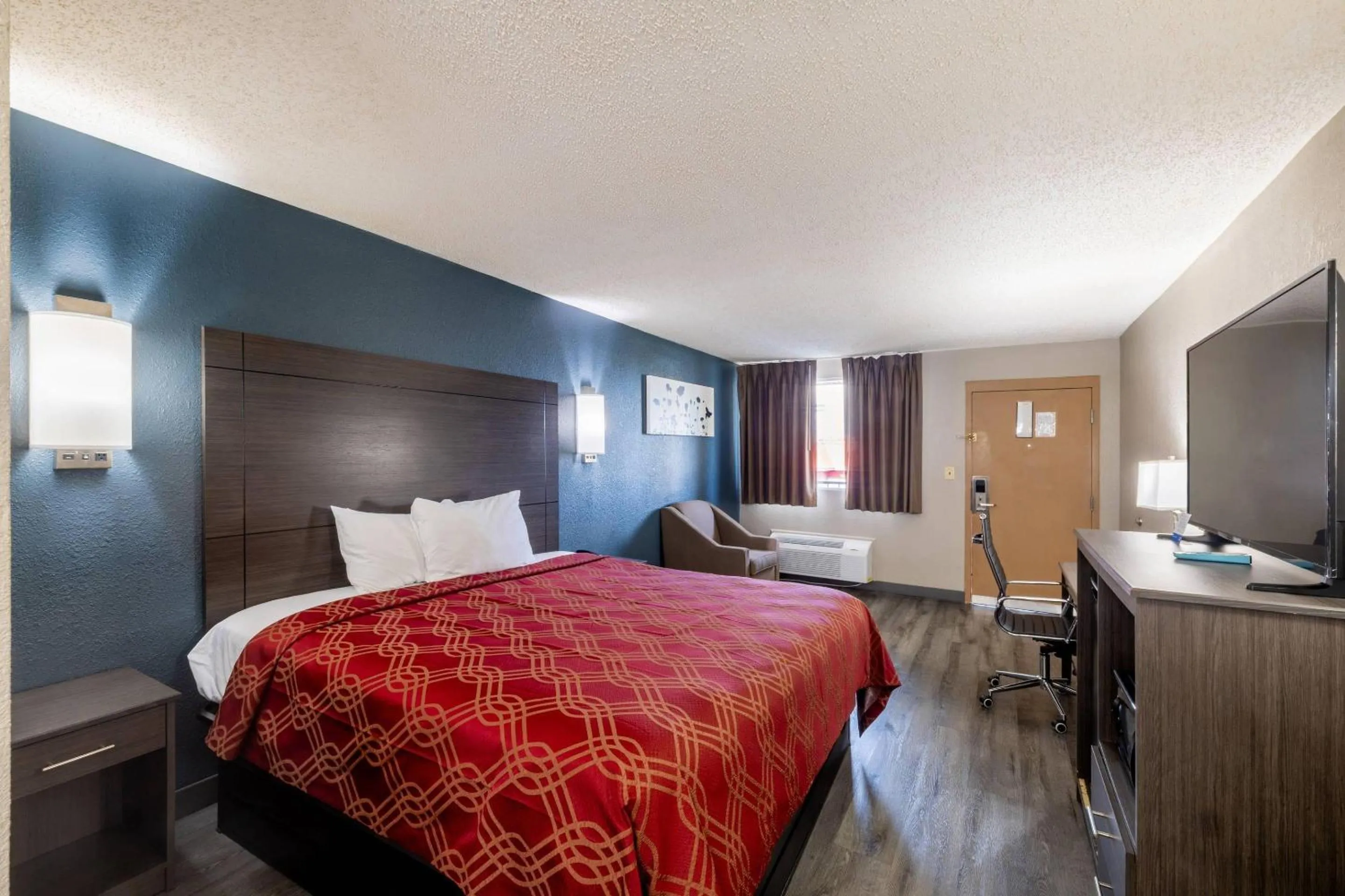 Bedroom, Bed in Rodeway Inn Prattville I-65