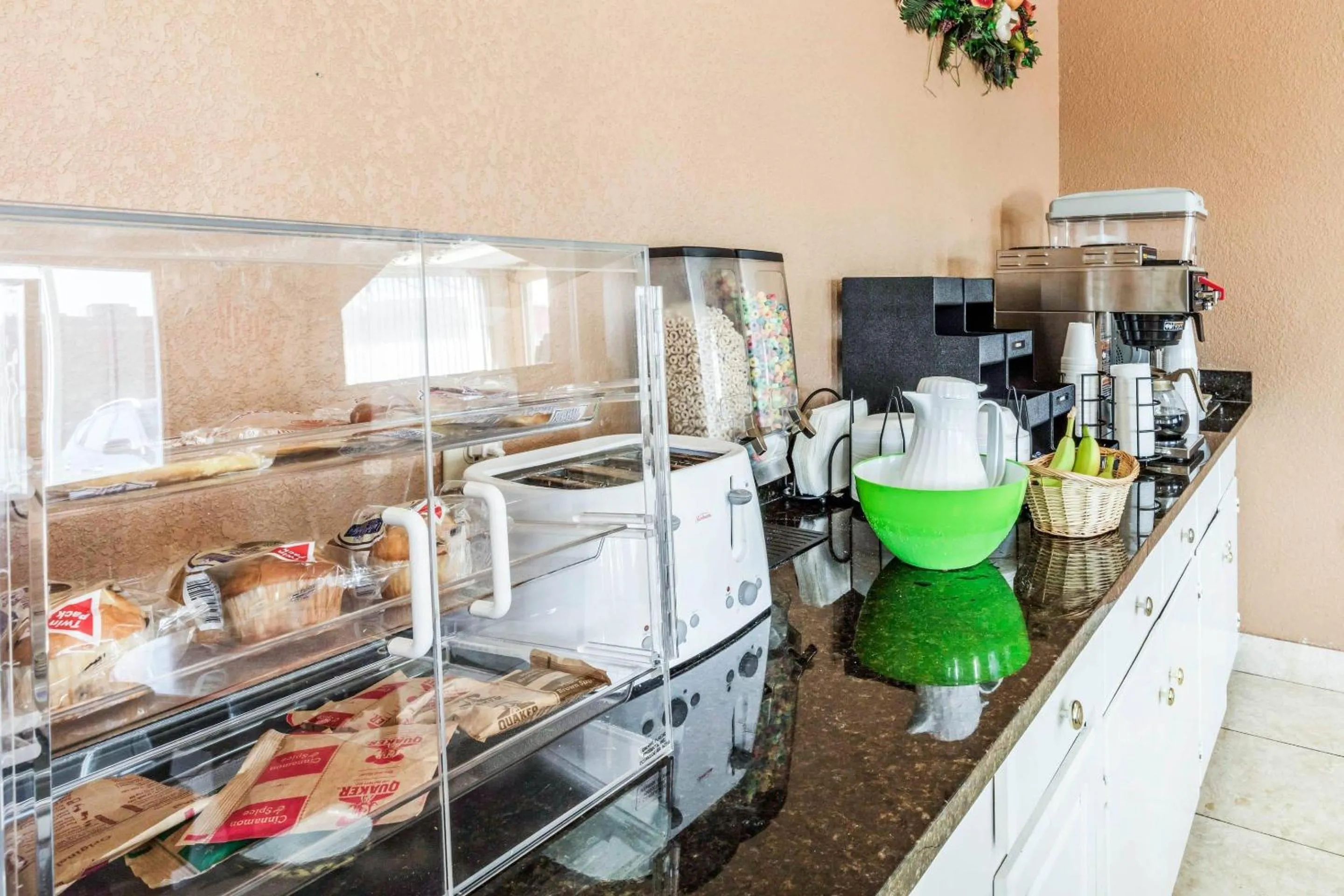 Breakfast in Rodeway Inn Prattville I-65