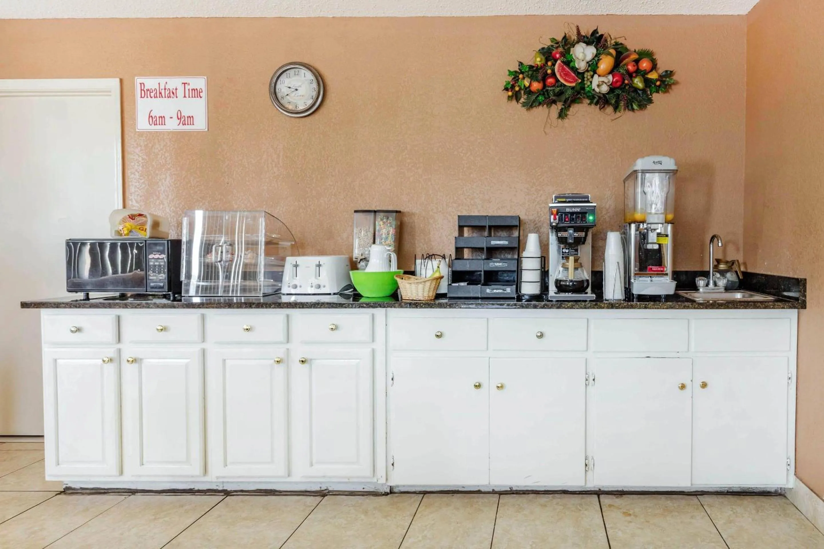 Breakfast in Rodeway Inn Prattville I-65