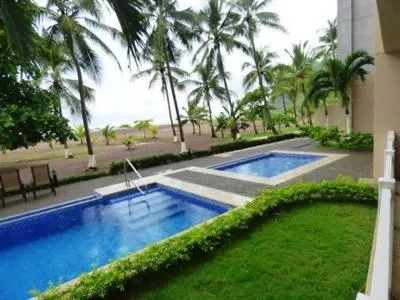 Swimming pool in The Palms Jaco