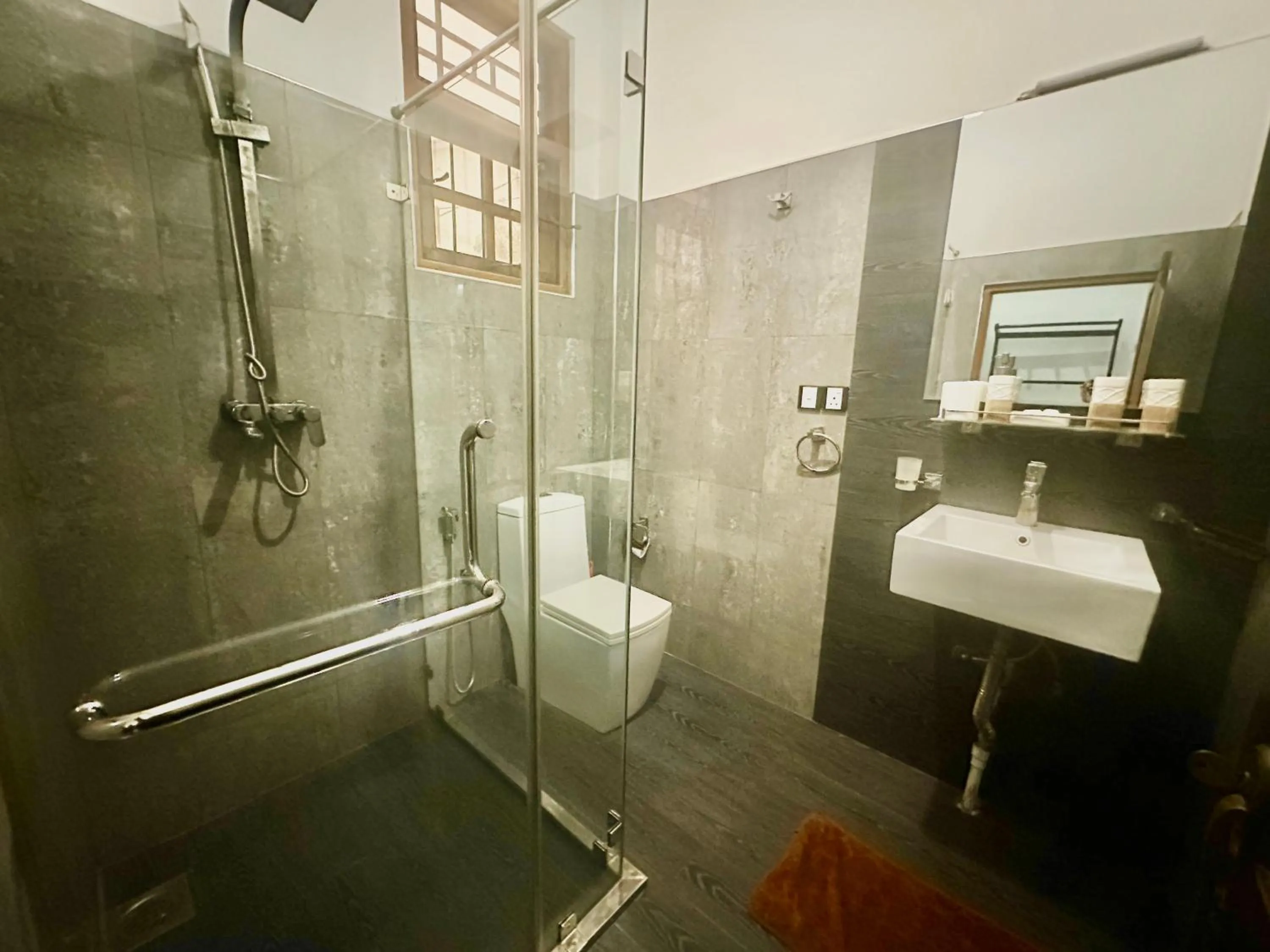 St CLAIRE'S GREEN Negombo Hotel & Hostels