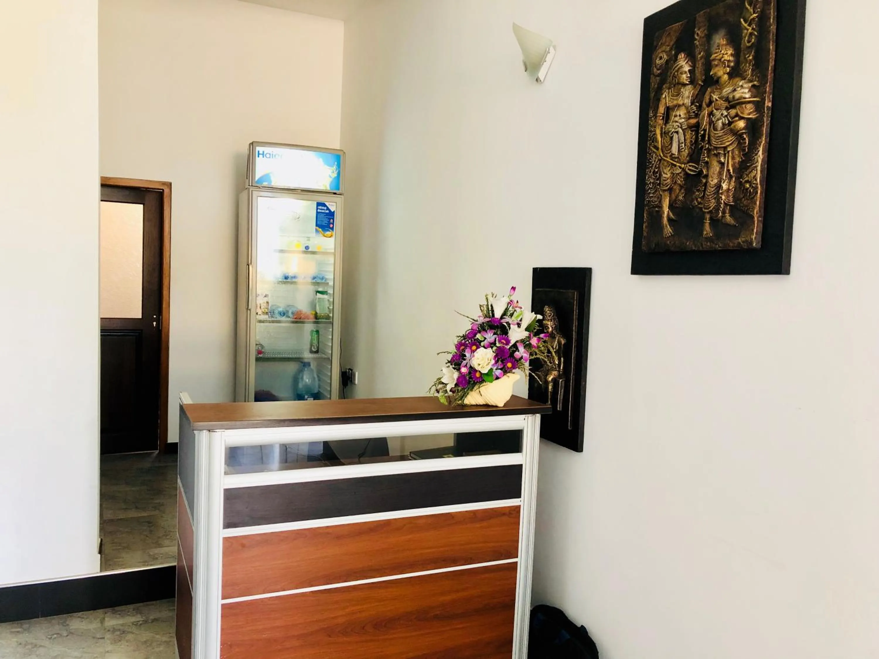 Lobby or reception in St CLAIRE'S GREEN Negombo Hotel & Hostels