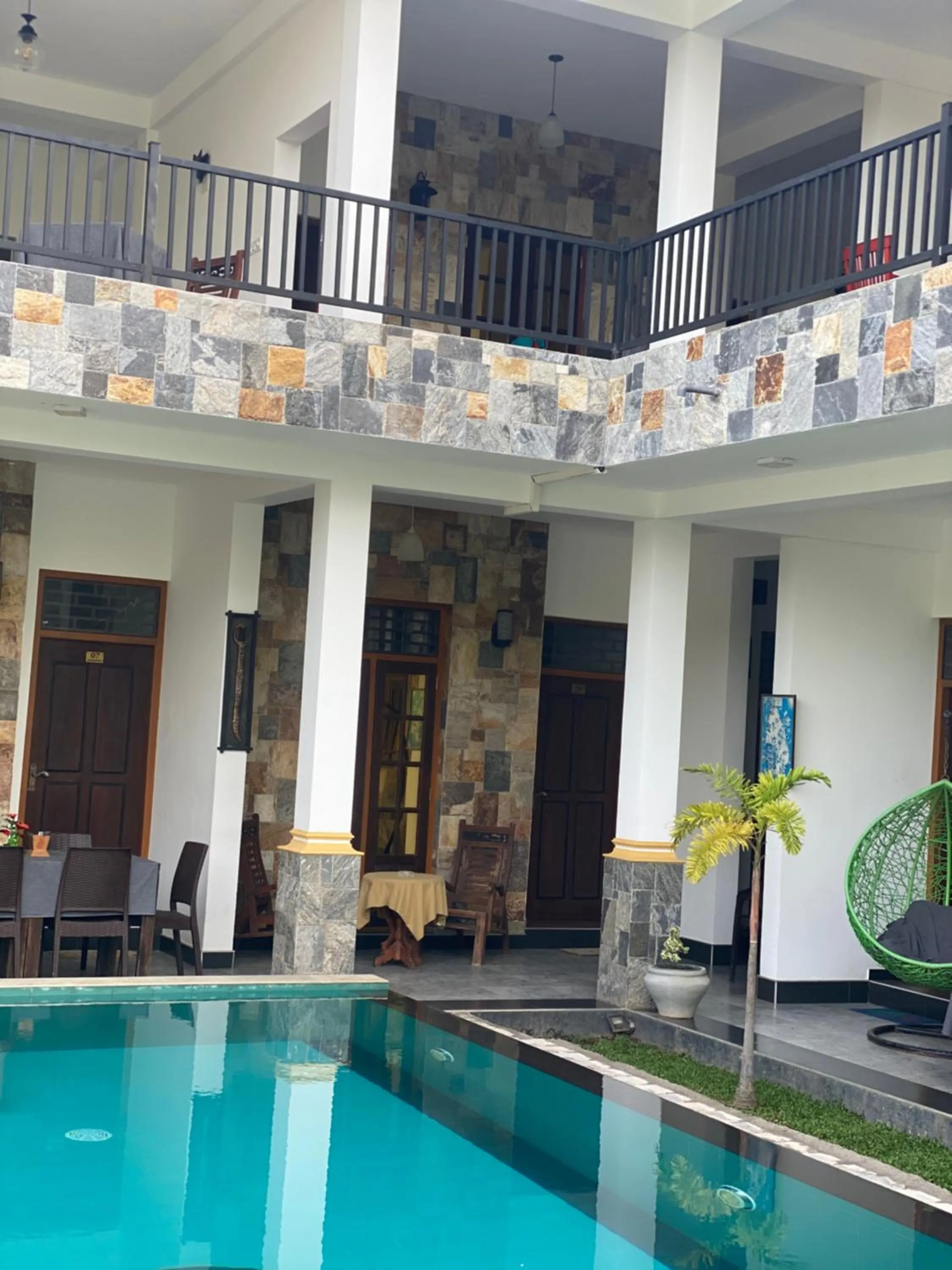 Swimming pool in St CLAIRE'S GREEN Negombo Hotel & Hostels