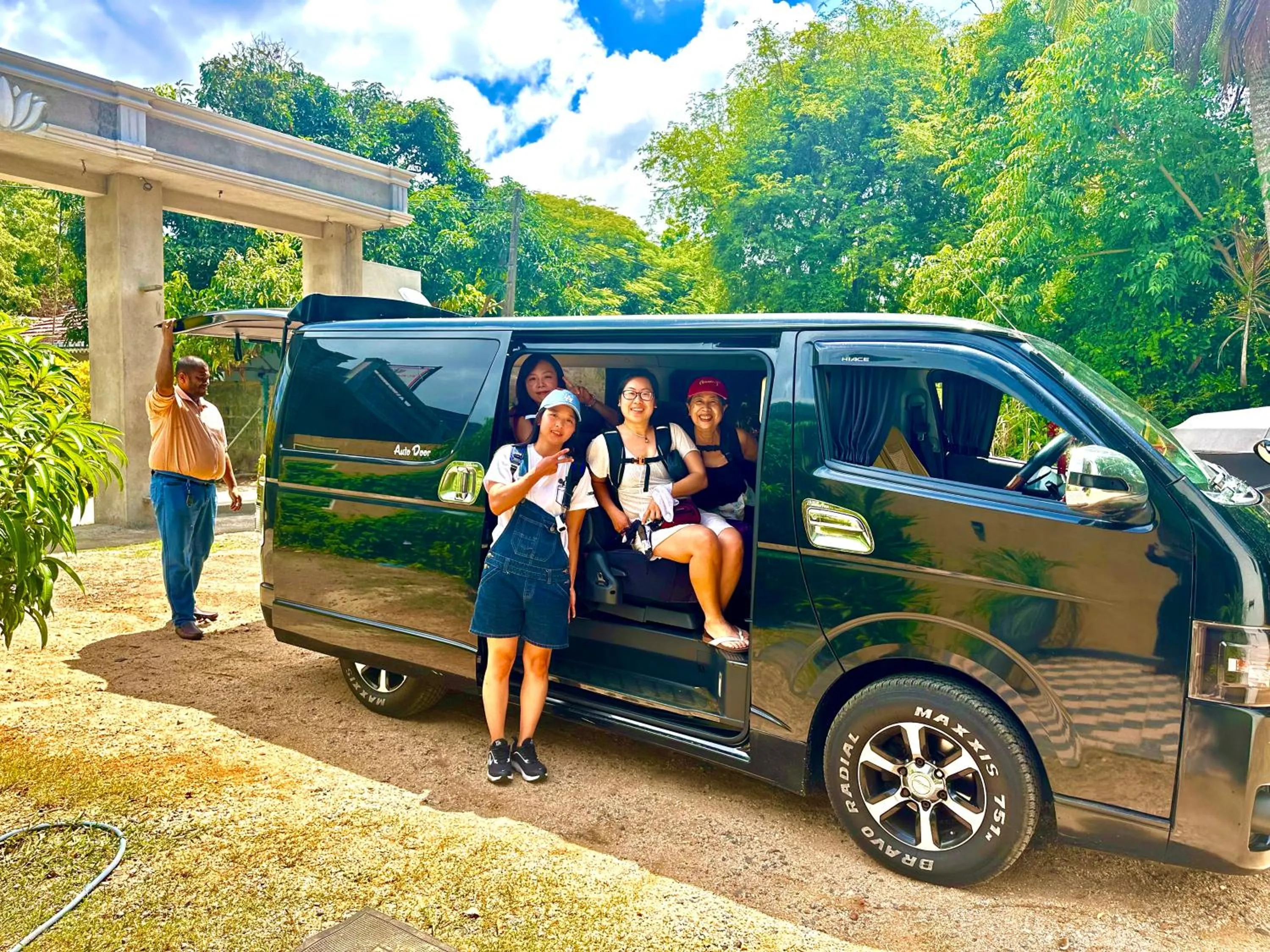 St CLAIRE'S GREEN Negombo Hotel & Hostels