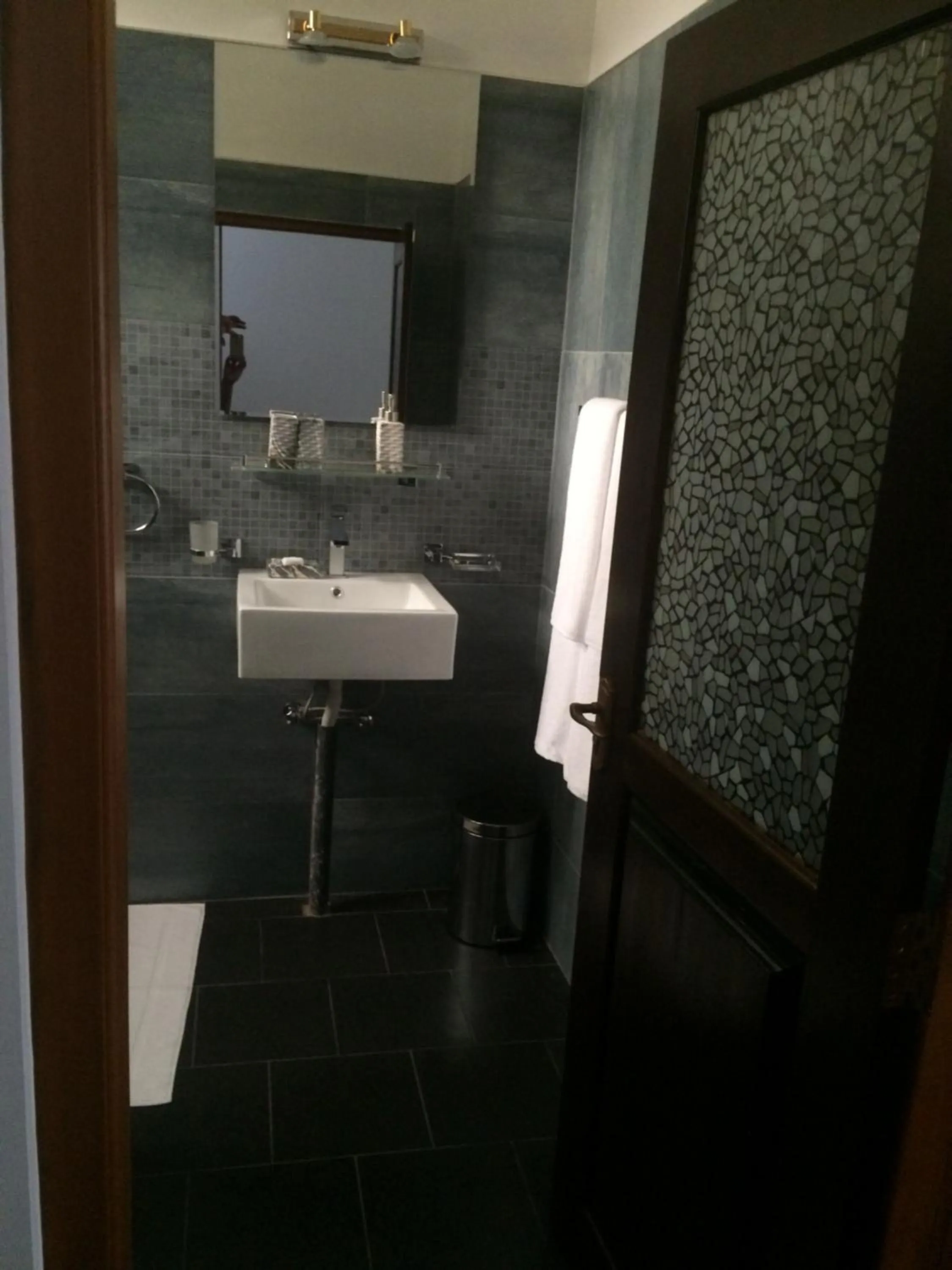 Bathroom in St CLAIRE'S GREEN Negombo Hotel & Hostels