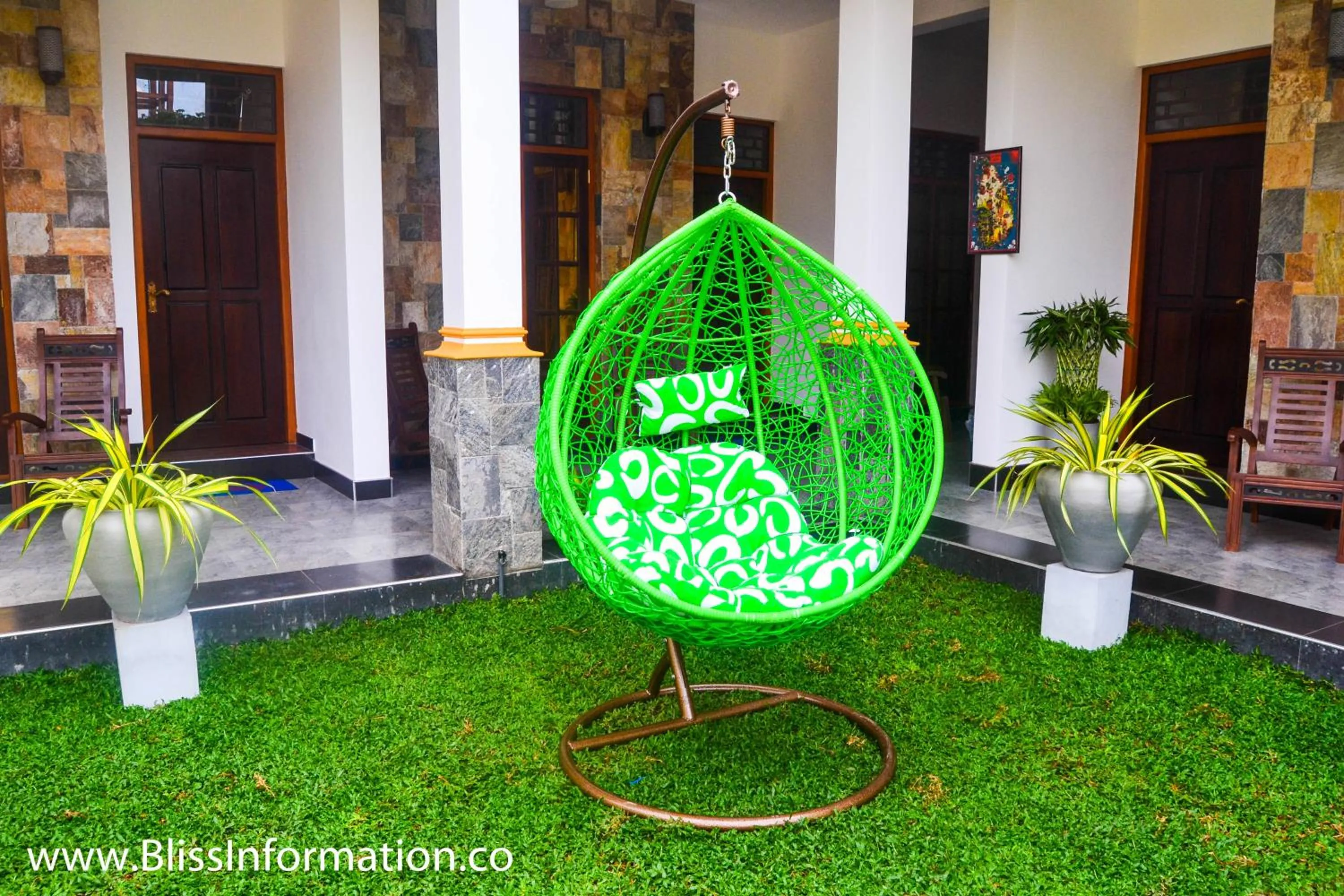 Garden in St CLAIRE'S GREEN Negombo Hotel & Hostels