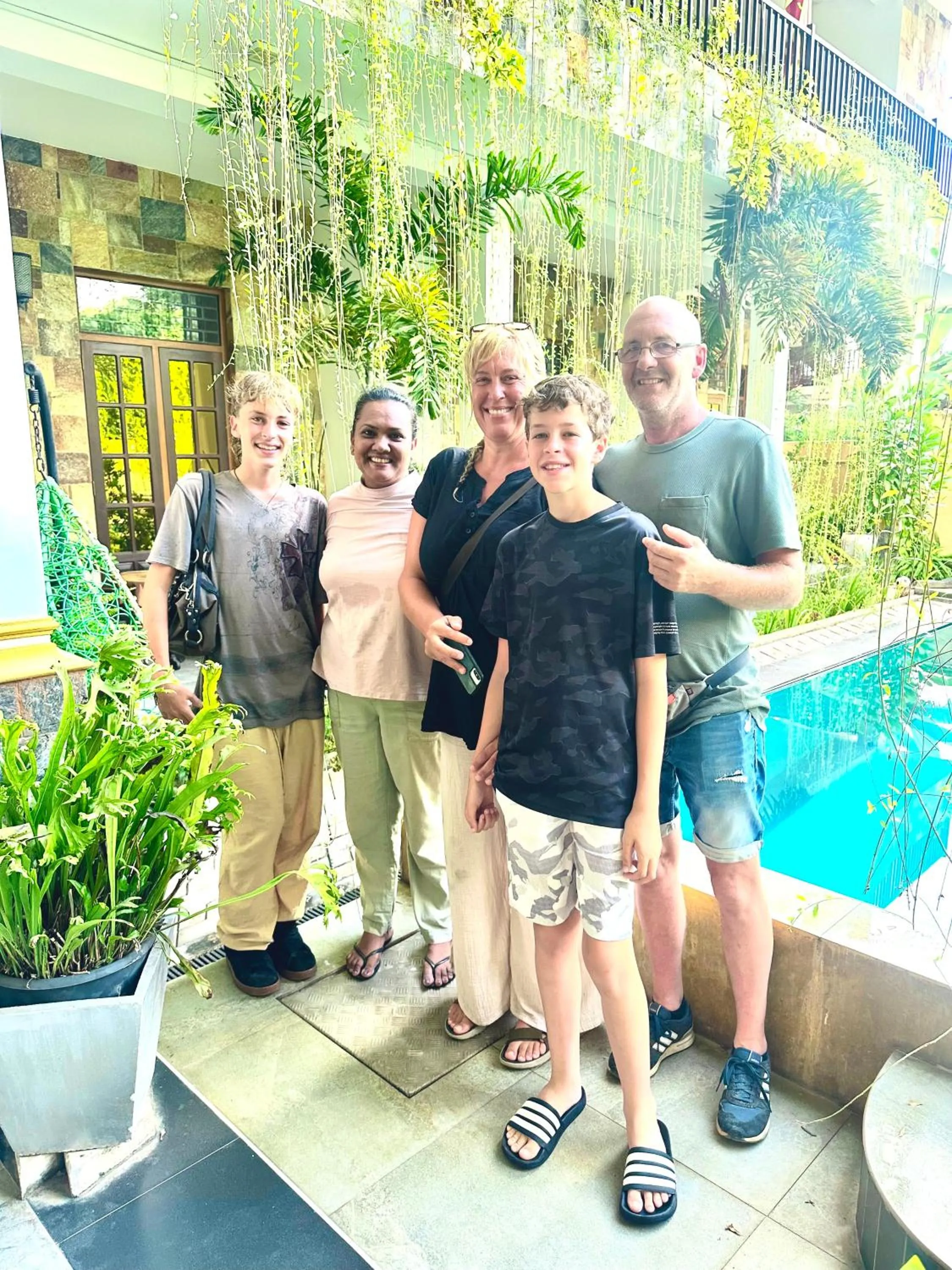 St CLAIRE'S GREEN Negombo Hotel & Hostels