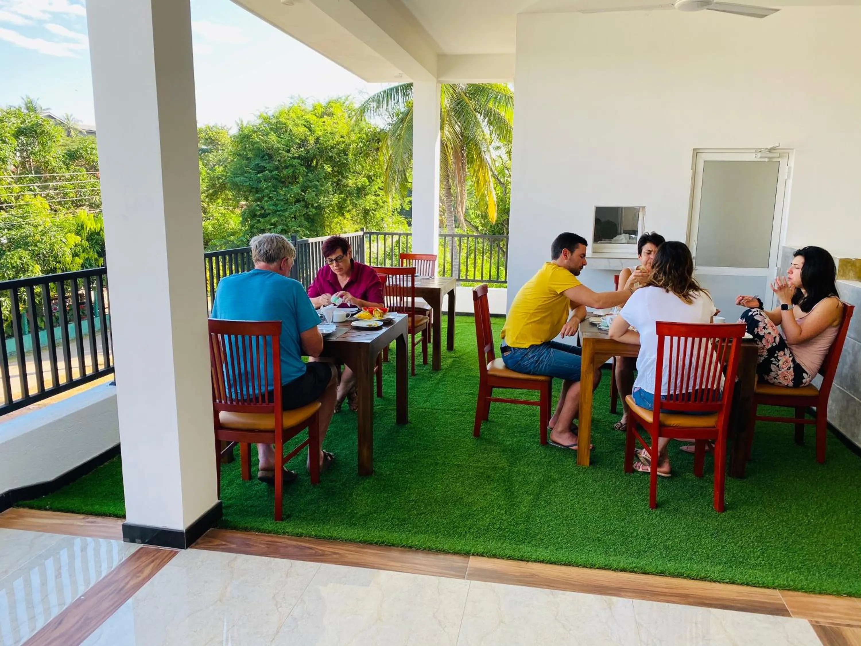 Restaurant/places to eat in St CLAIRE'S GREEN Negombo Hotel & Hostels