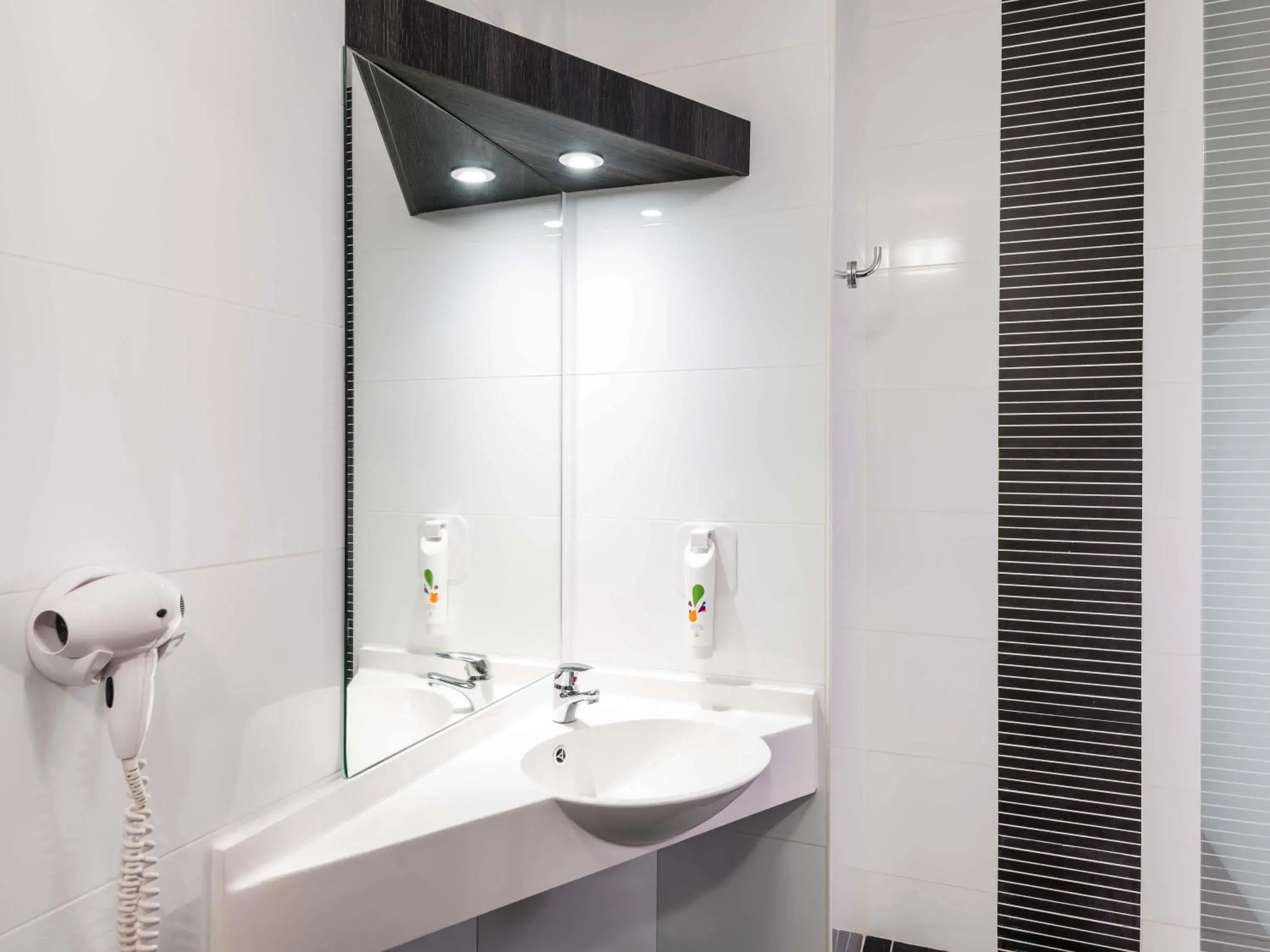 Bedroom in ibis Styles Rouen Val De Reuil Bedroom in ibis Styles Rouen Val De Reuil