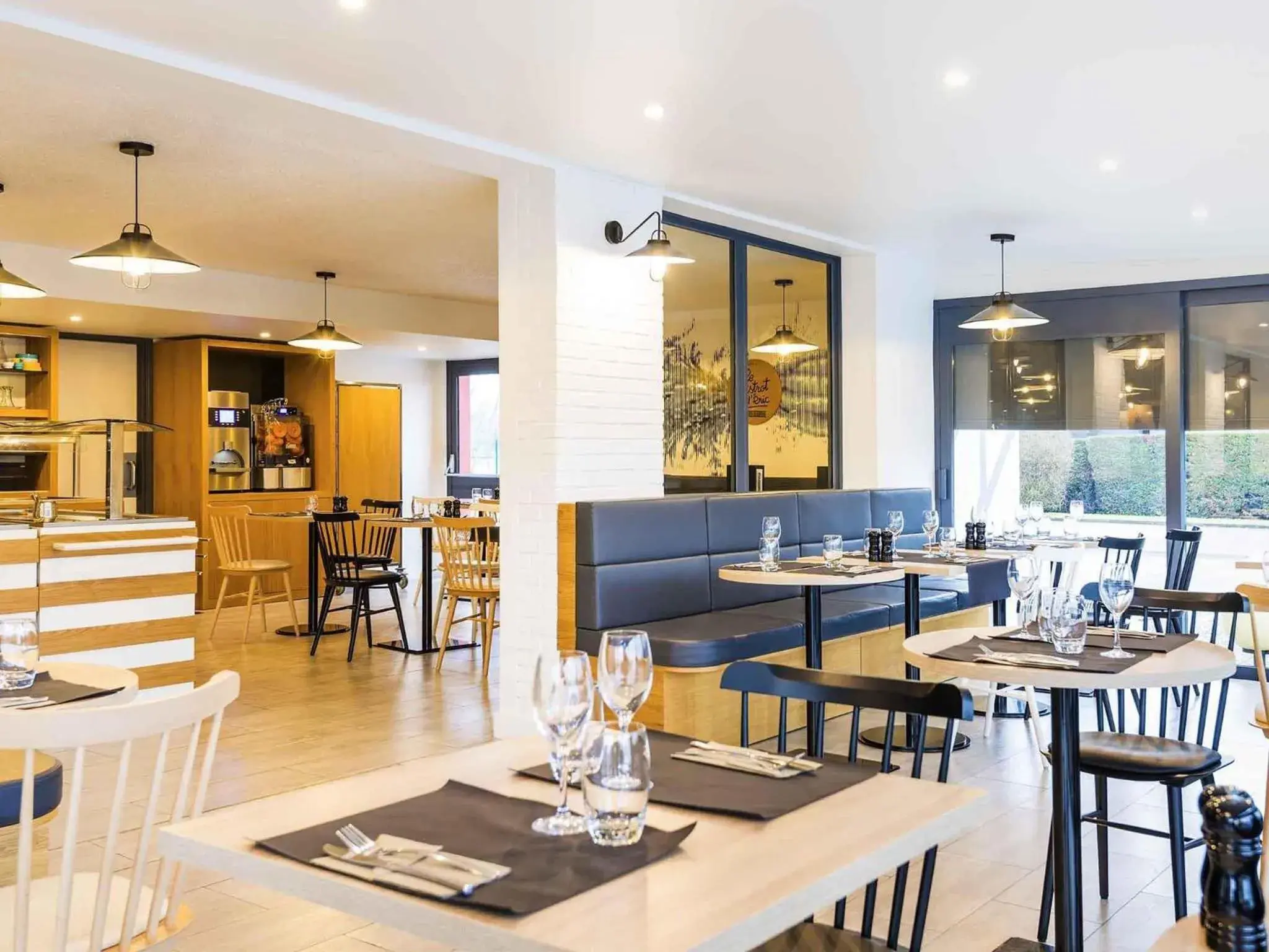 Restaurant/places to eat in ibis Styles Rouen Val De Reuil Restaurant/places to eat in ibis Styles Rouen Val De Reuil