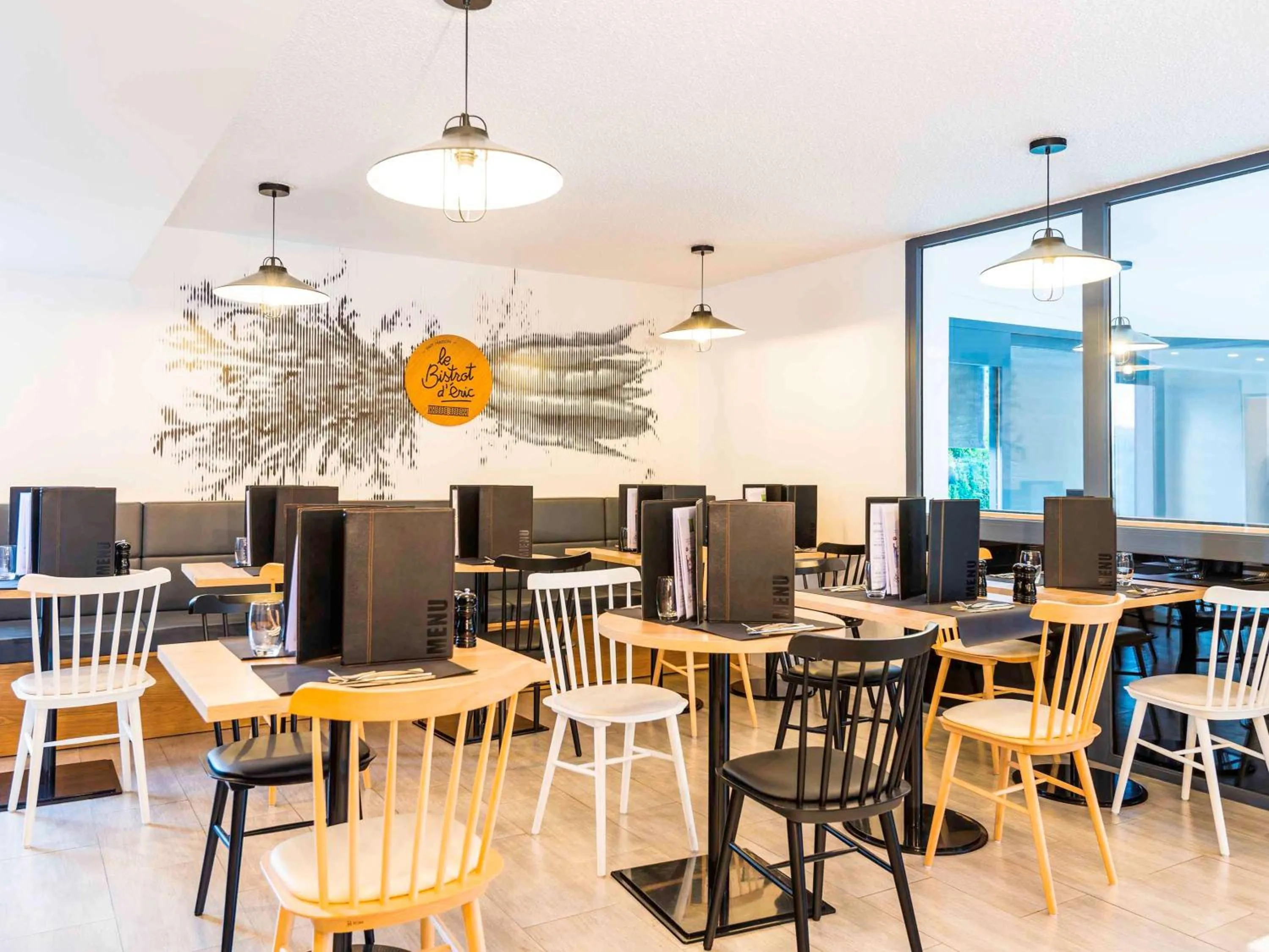 Restaurant/places to eat in ibis Styles Rouen Val De Reuil