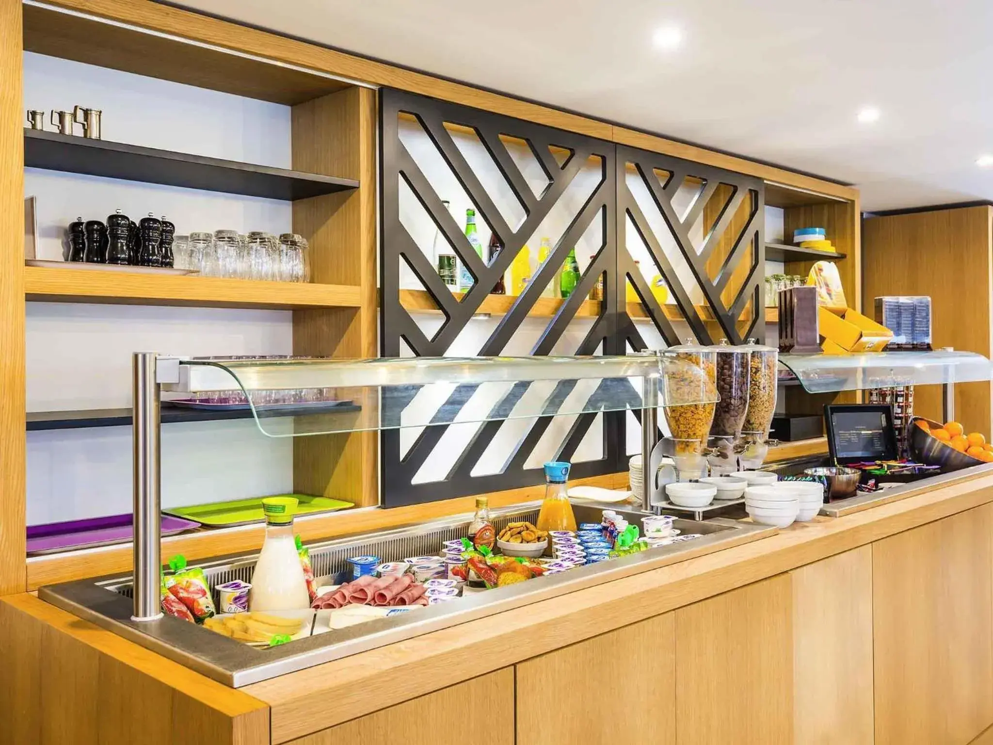 Restaurant/places to eat in ibis Styles Rouen Val De Reuil Restaurant/places to eat in ibis Styles Rouen Val De Reuil