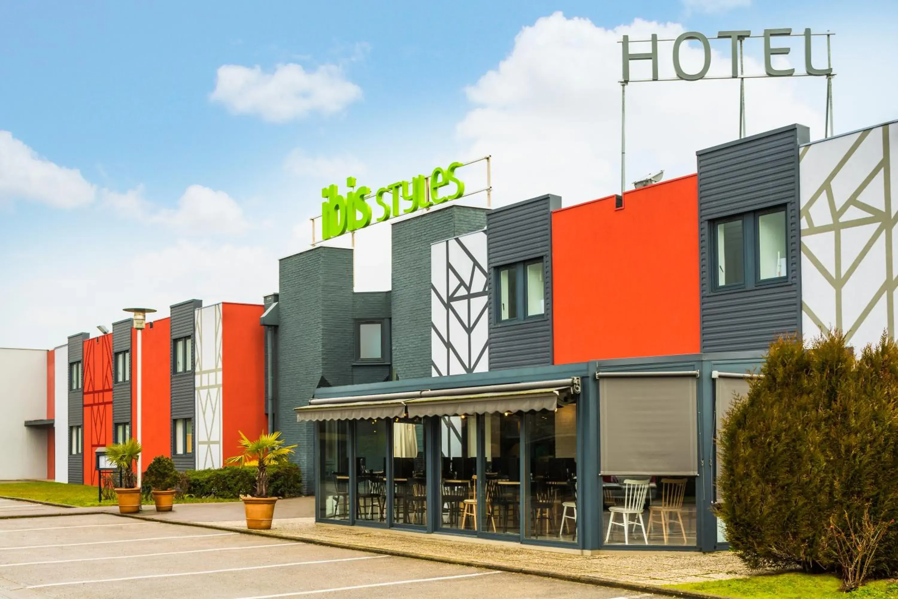 Facade/entrance in ibis Styles Rouen Val De Reuil Facade/entrance in ibis Styles Rouen Val De Reuil
