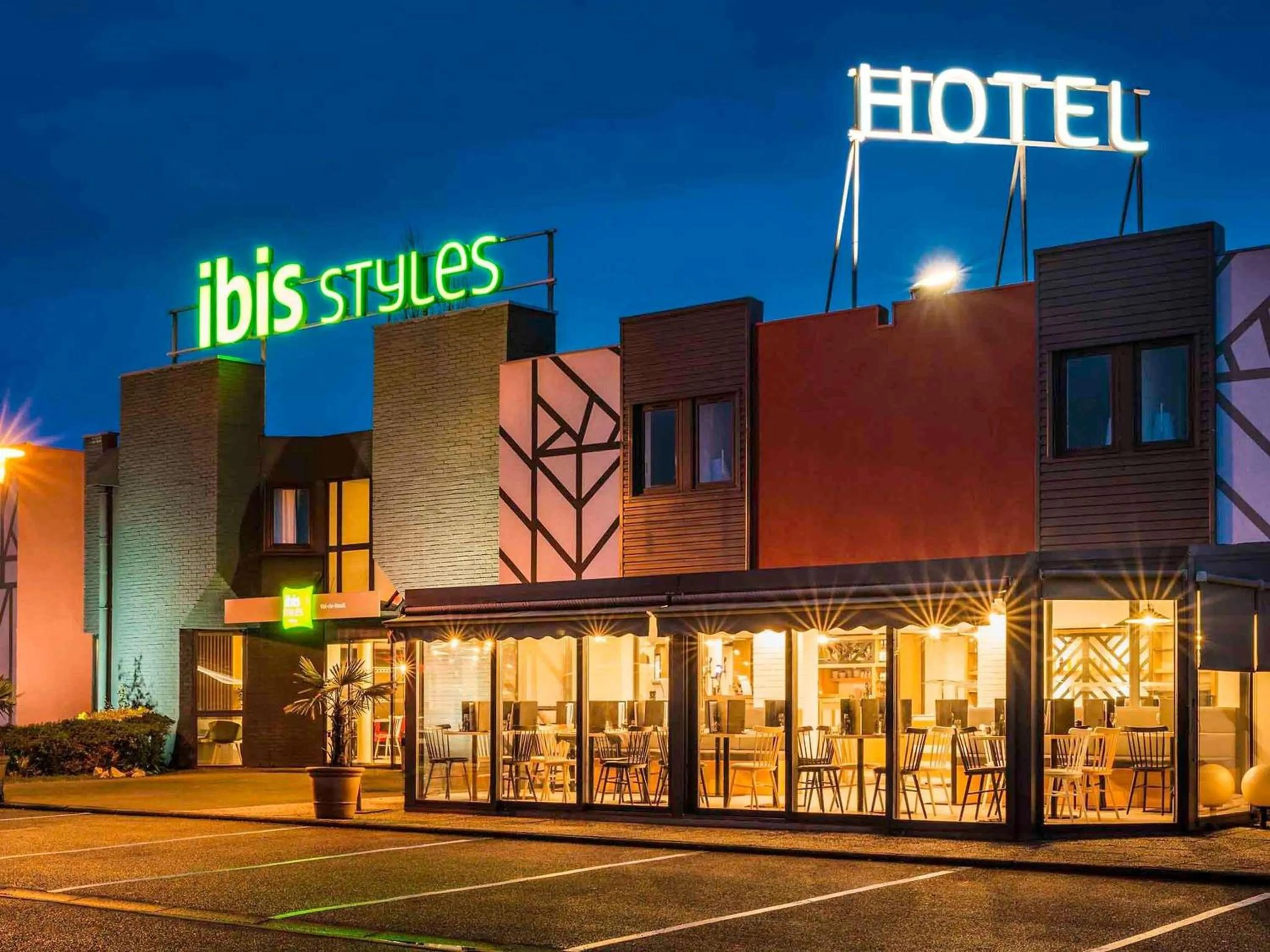 Property building in ibis Styles Rouen Val De Reuil