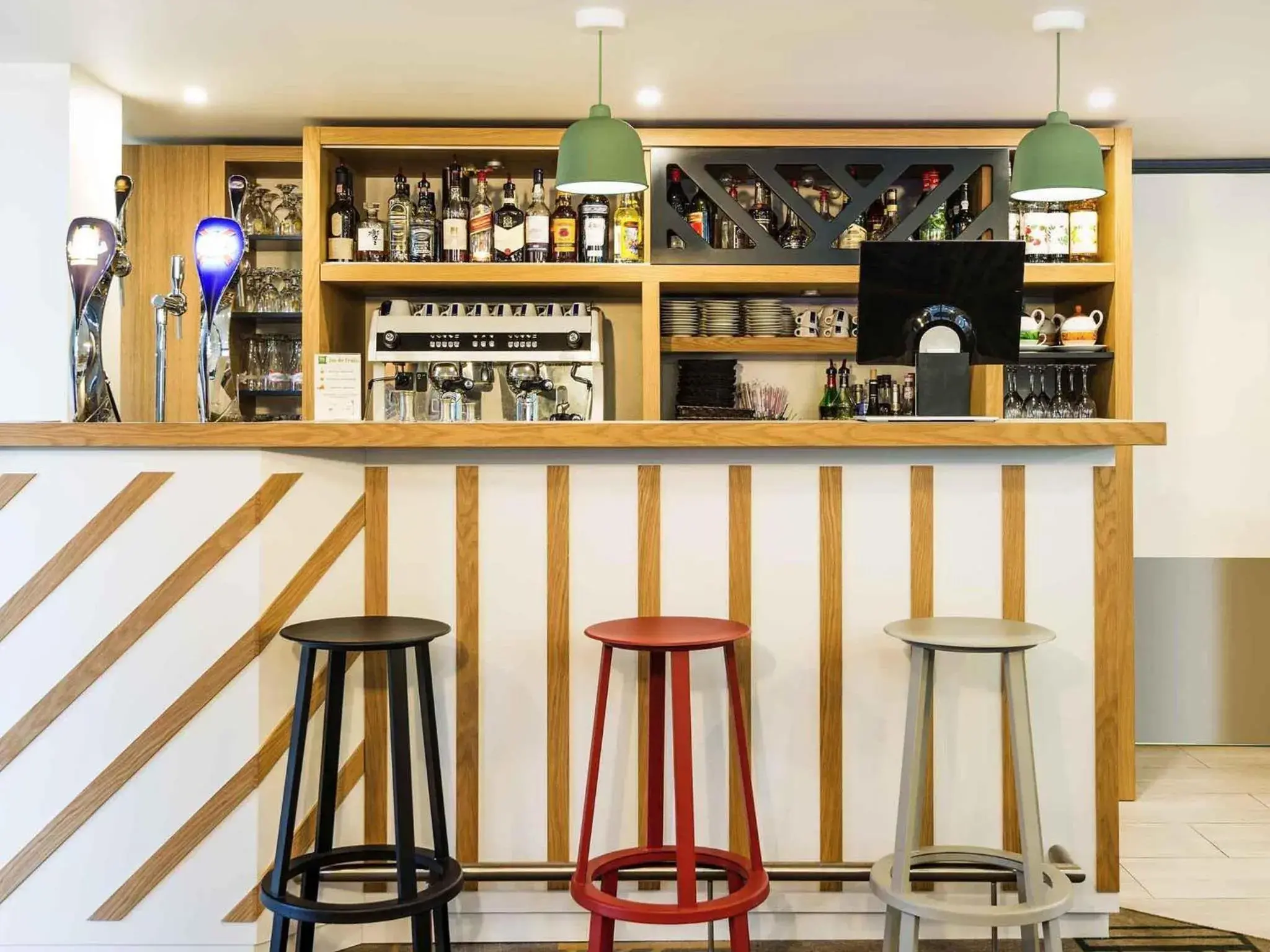 Lounge or bar in ibis Styles Rouen Val De Reuil Lounge or bar in ibis Styles Rouen Val De Reuil