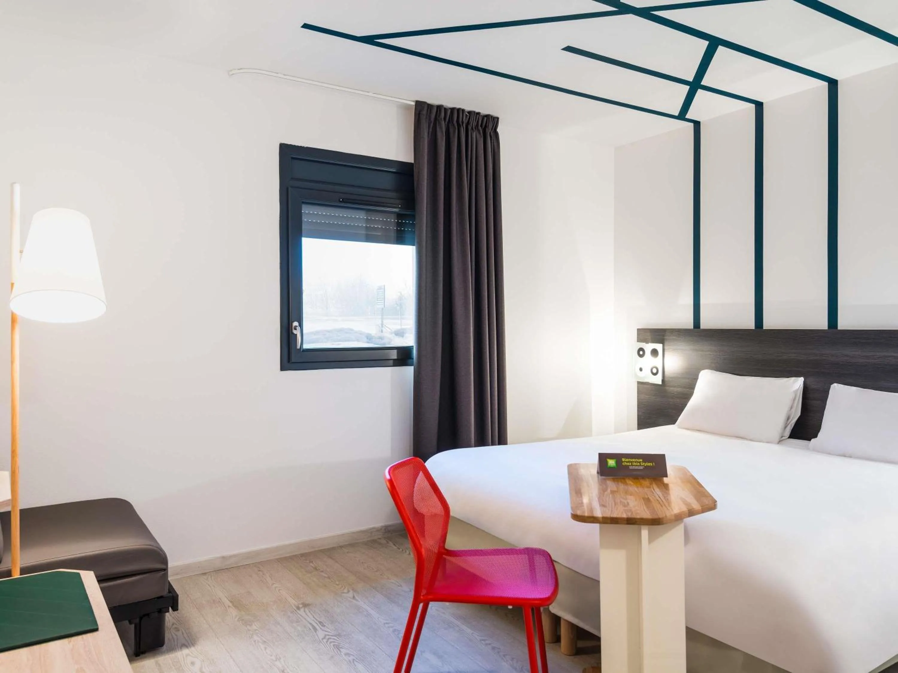Bedroom, Bed in ibis Styles Rouen Val De Reuil