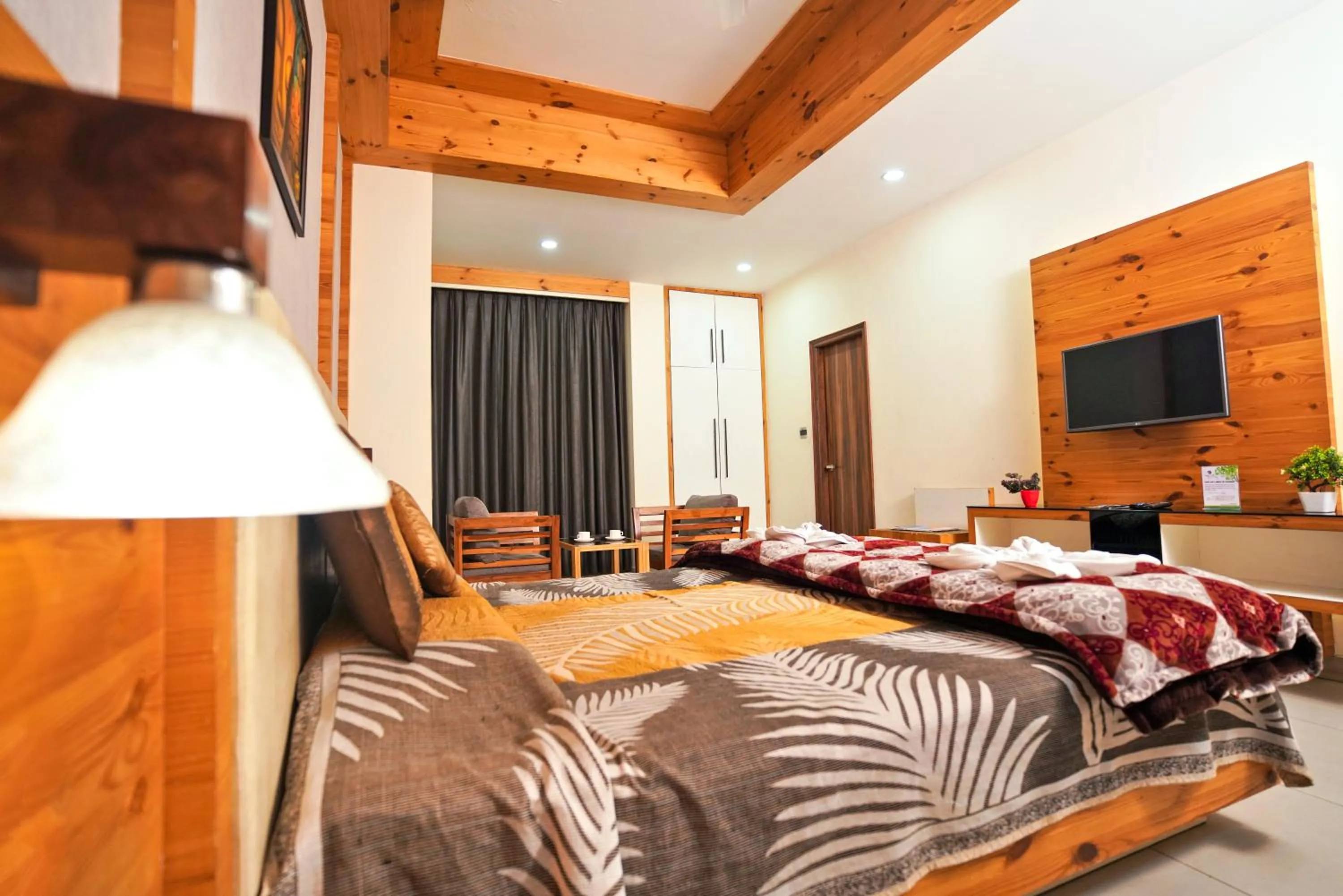 Living room, Bed in Mayur Hotel Bar And Restaurant