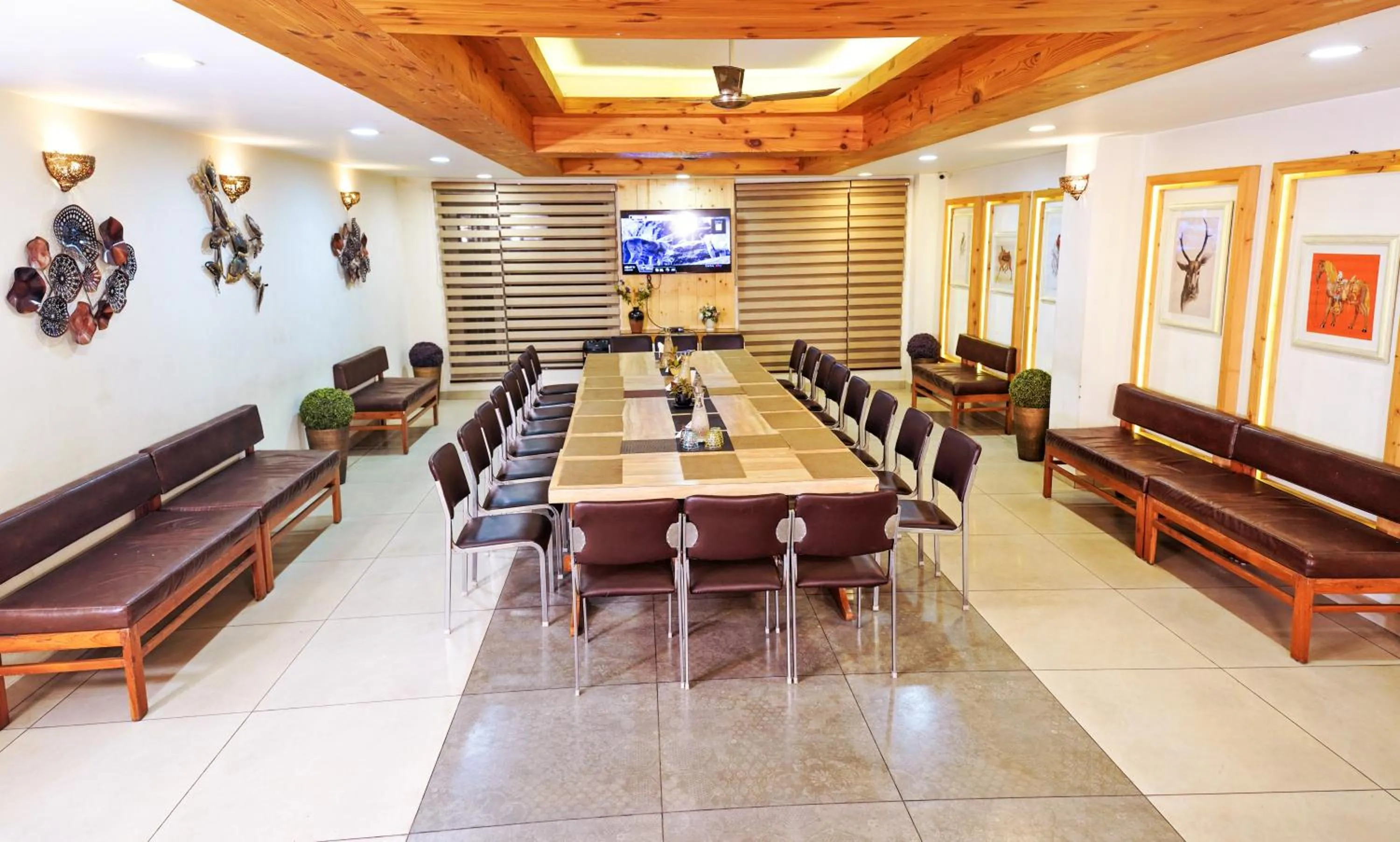 Business facilities in Mayur Hotel Bar And Restaurant