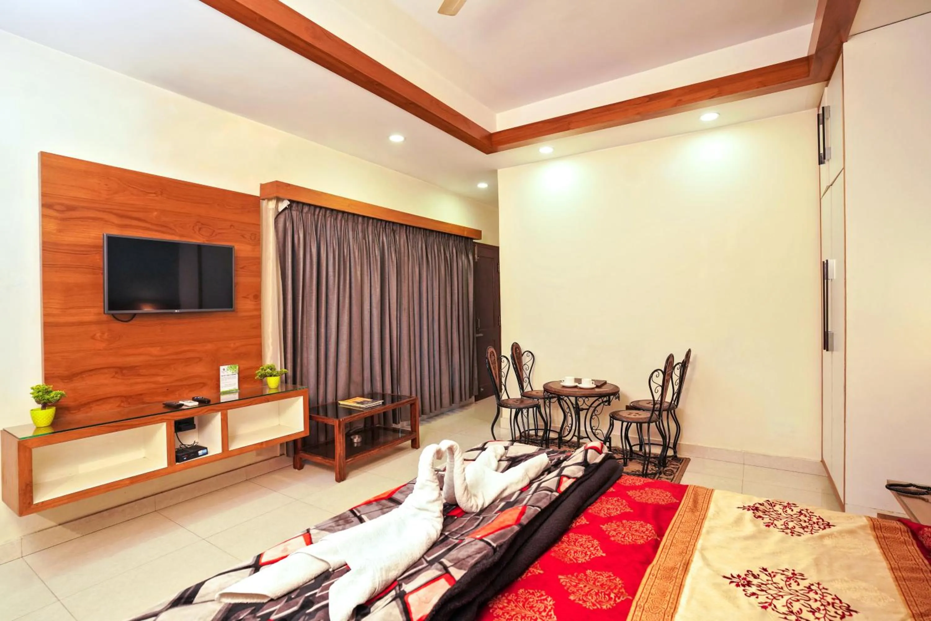 TV and multimedia in Mayur Hotel Bar And Restaurant