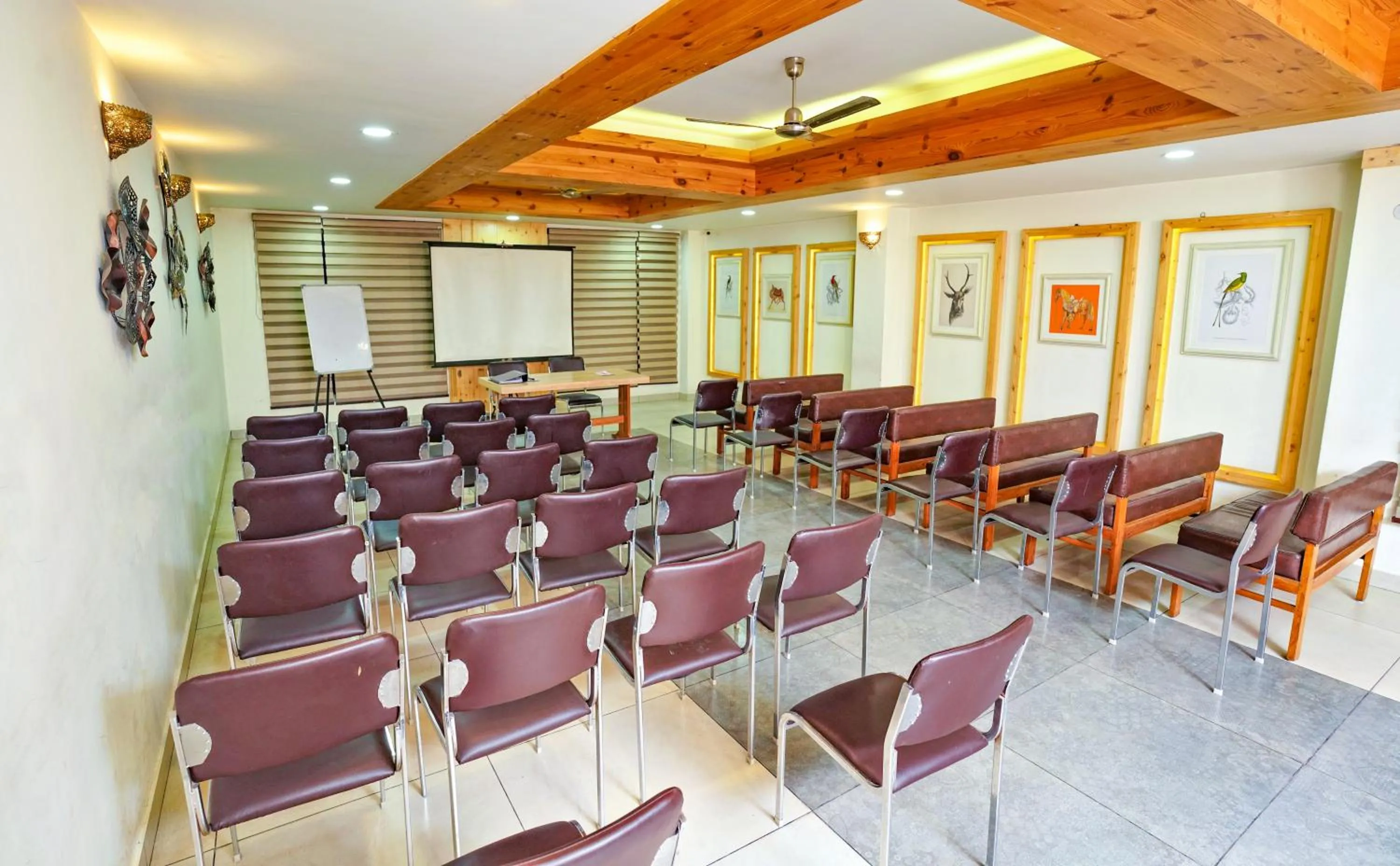 Business facilities in Mayur Hotel Bar And Restaurant