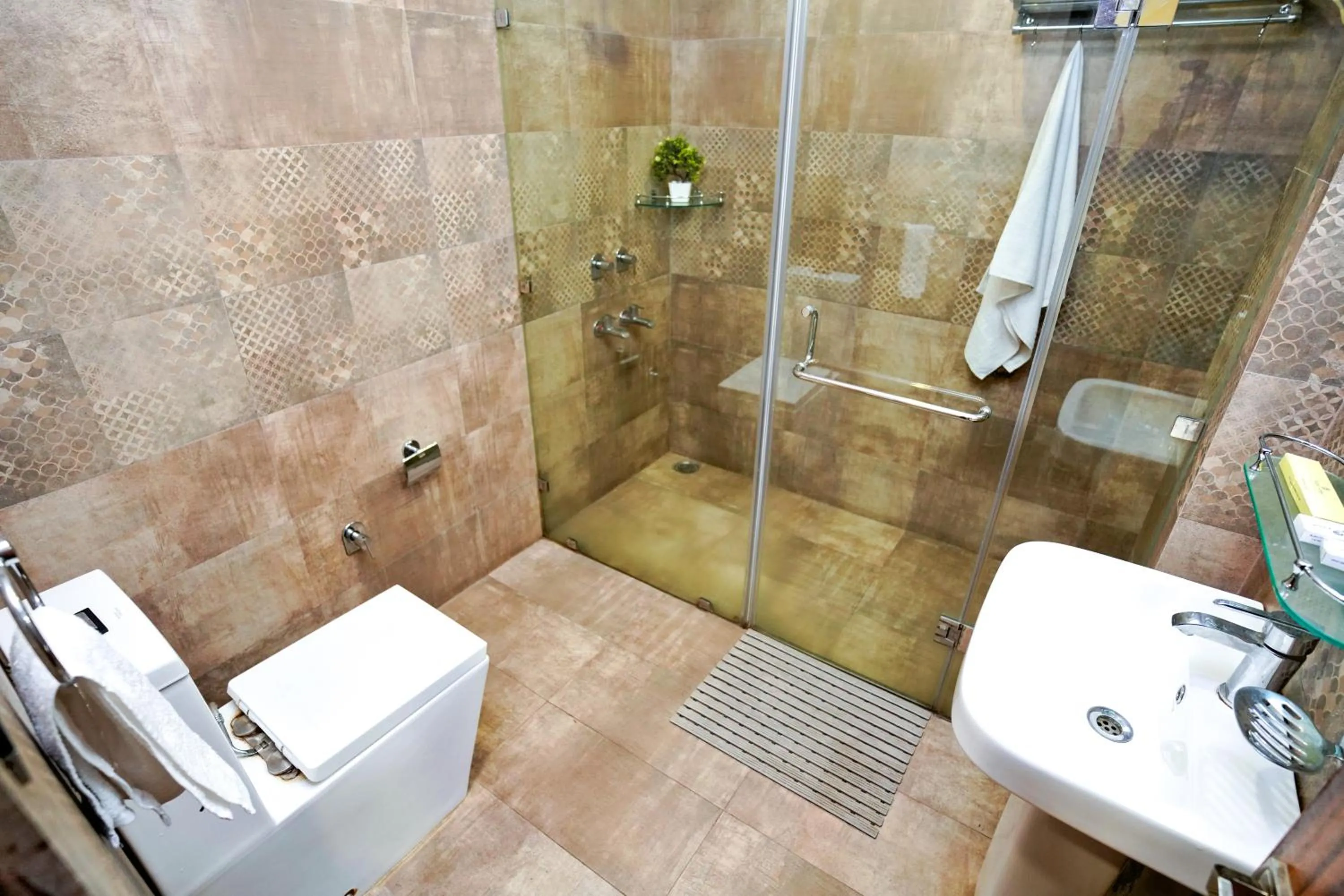 Bathroom in Mayur Hotel Bar And Restaurant