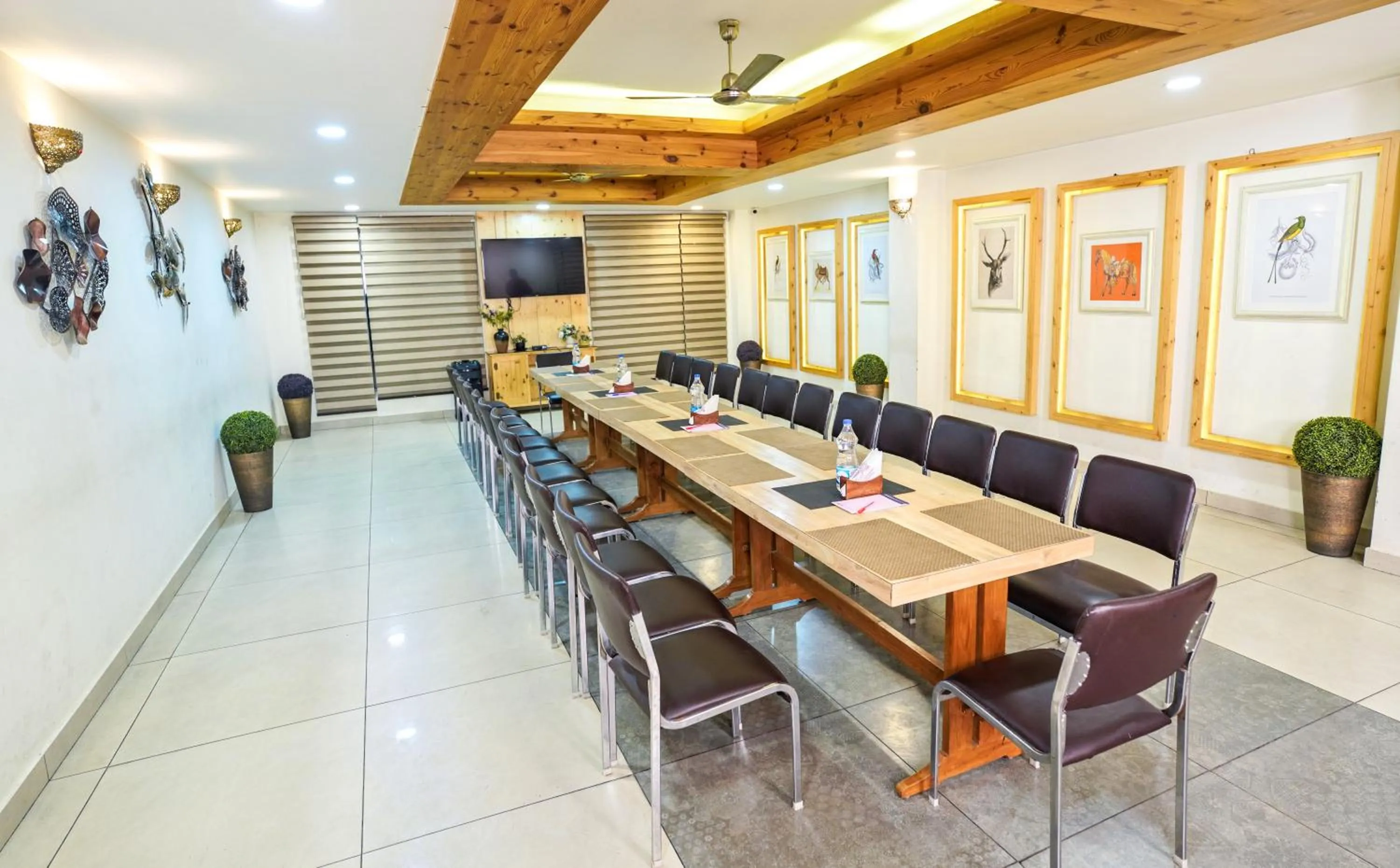 Business facilities in Mayur Hotel Bar And Restaurant