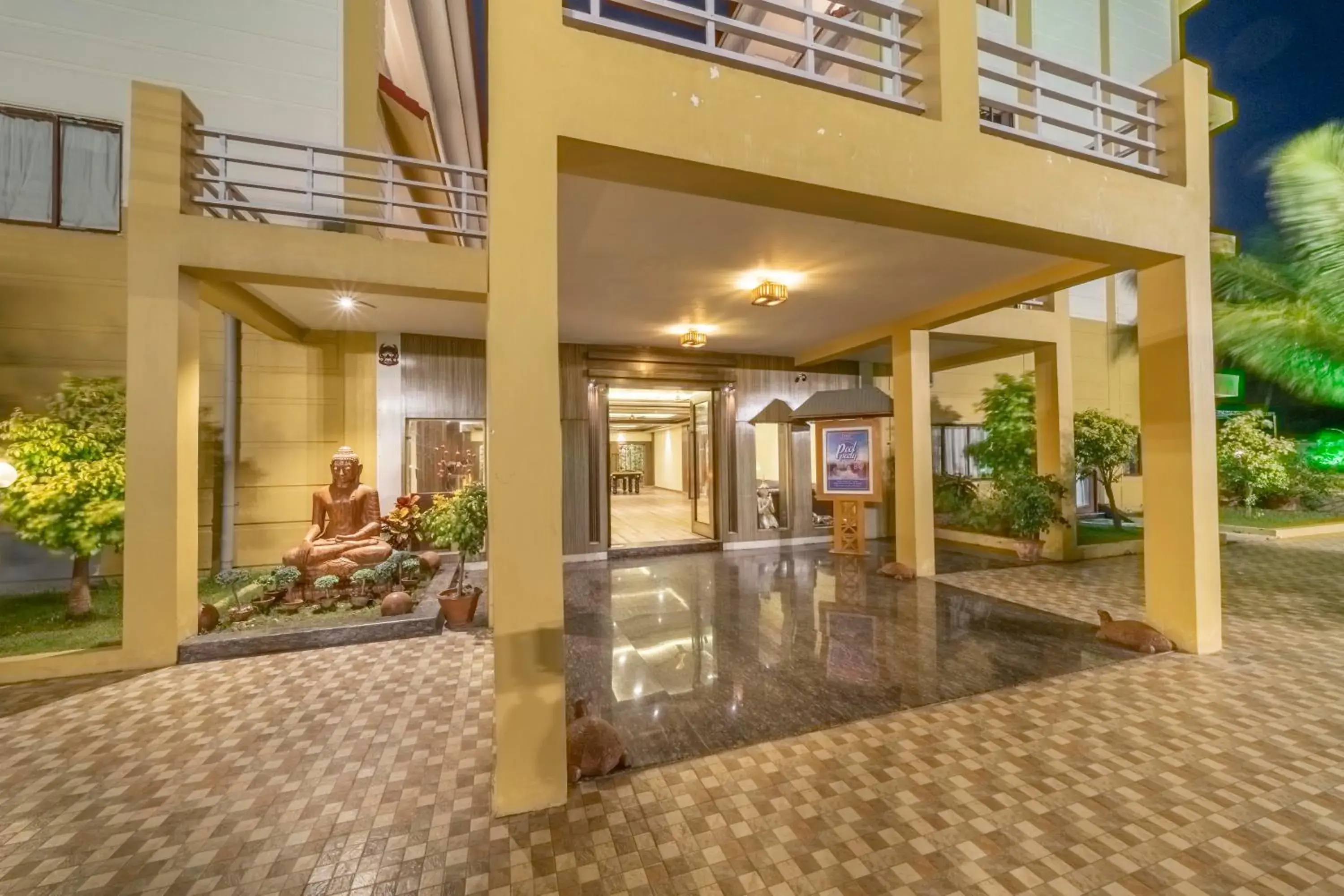 Facade/entrance in Viceroy Beach And Spa Resort Facade/entrance in Viceroy Beach And Spa Resort