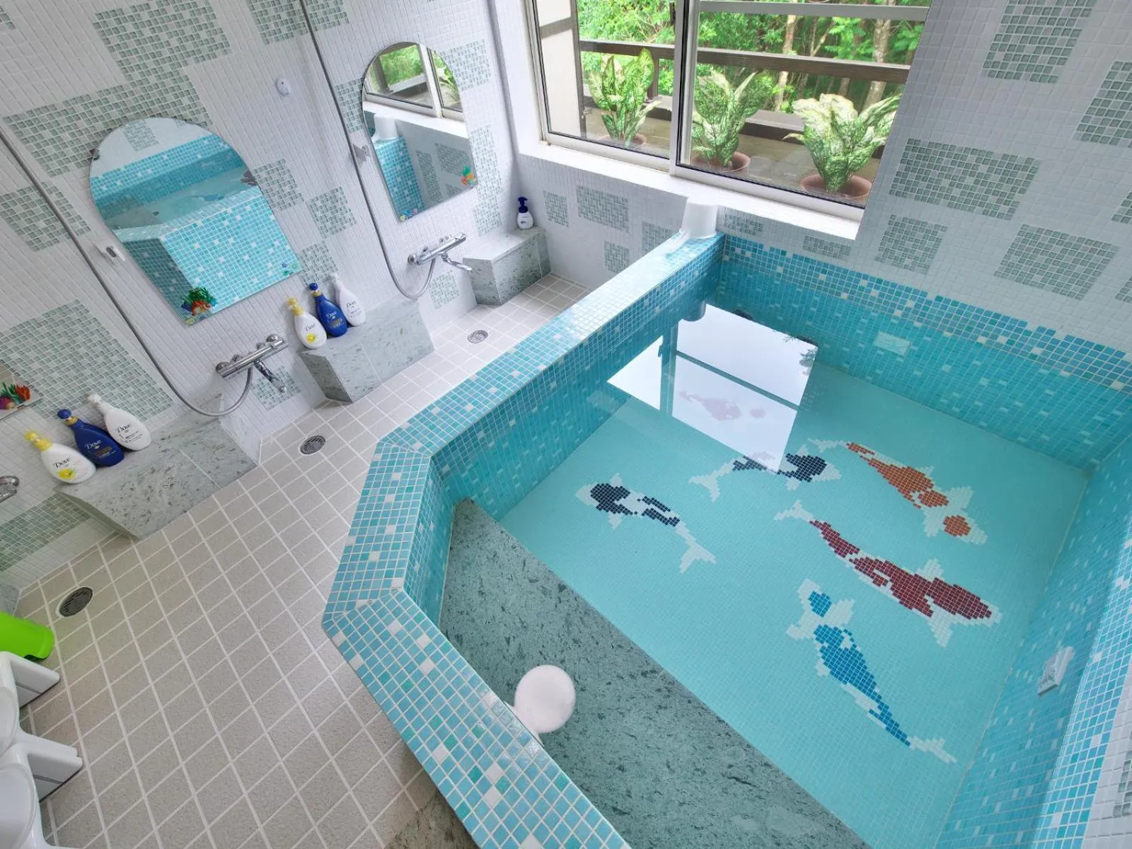 Hot Spring Bath in Chateau Le Fleur