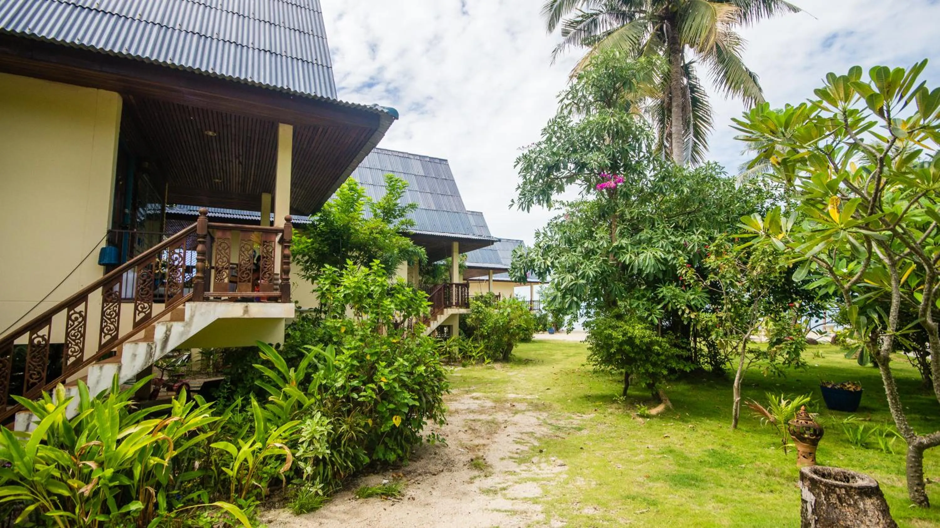 Garden view in Tropicana Khophagan Resort Hotel