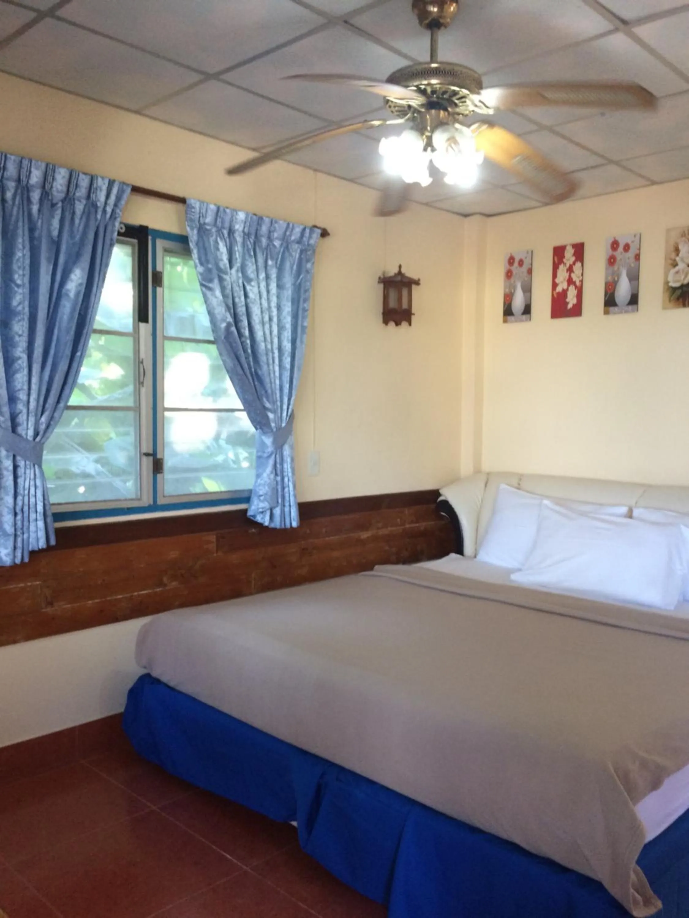 Bed in Tropicana Khophagan Resort Hotel