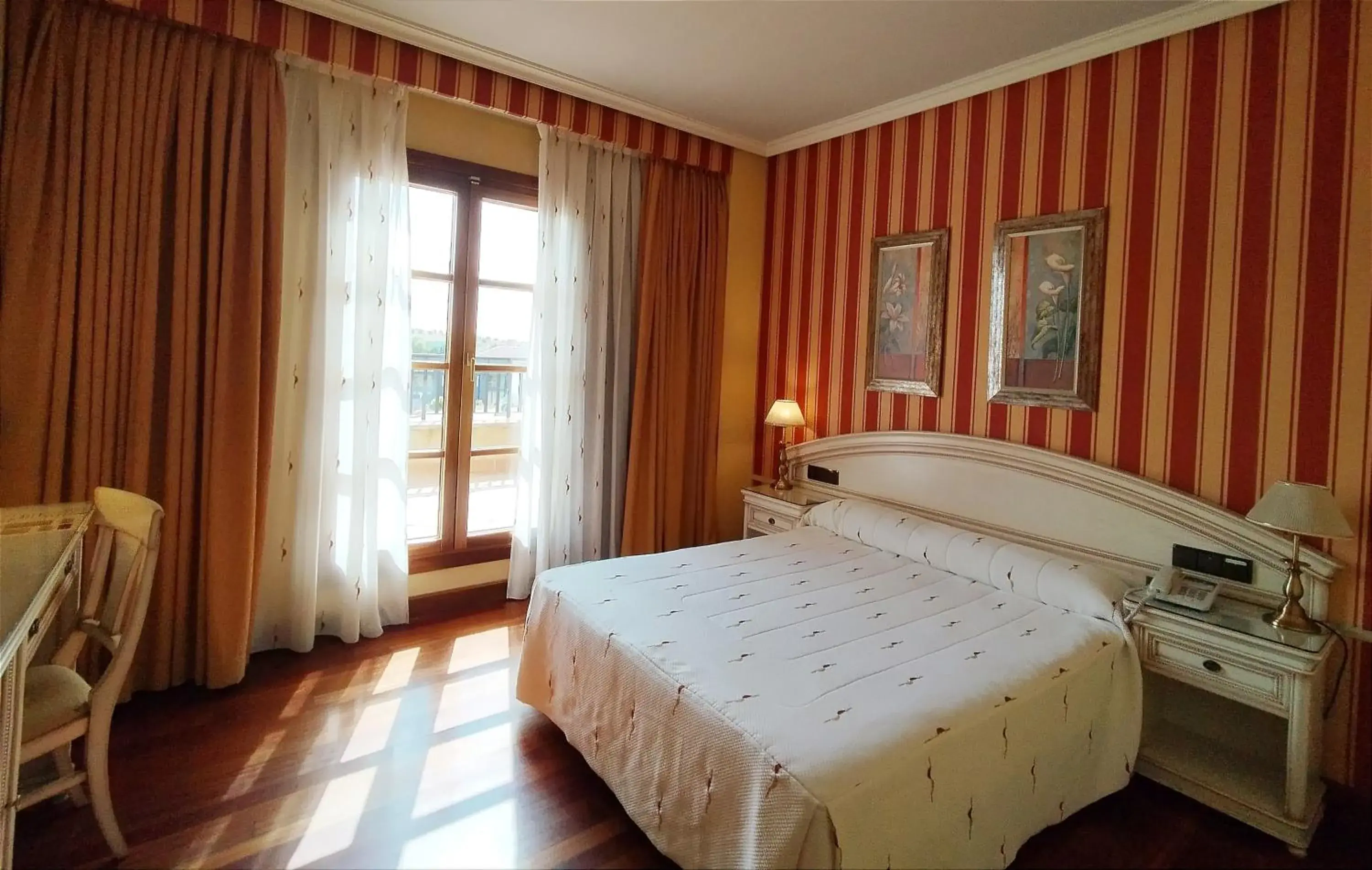 Standard Queen Room - single occupancy in Hotel Conde Ansúrez Standard Queen Room - single occupancy in Hotel Conde Ansúrez