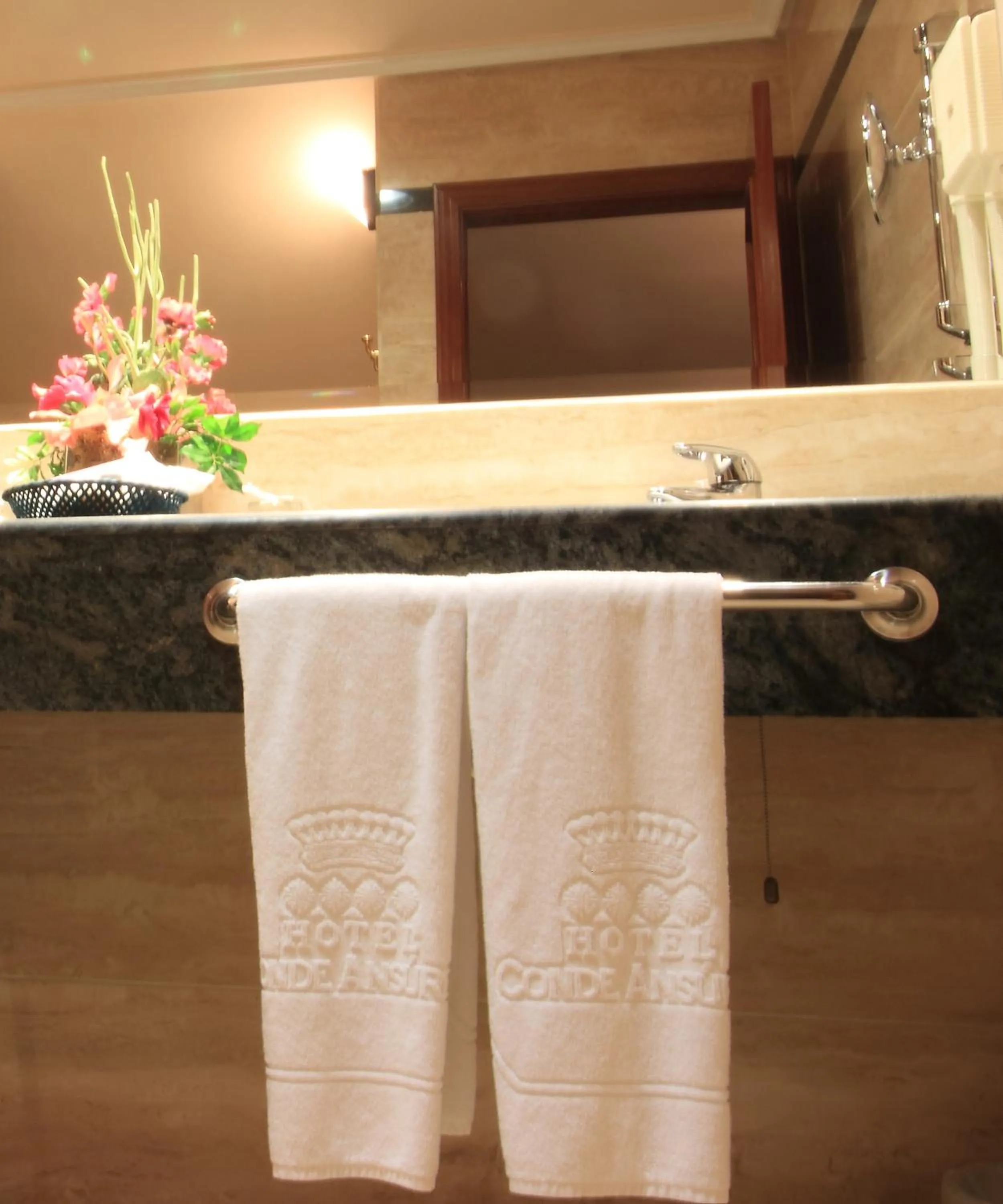 towels in Hotel Conde Ansúrez