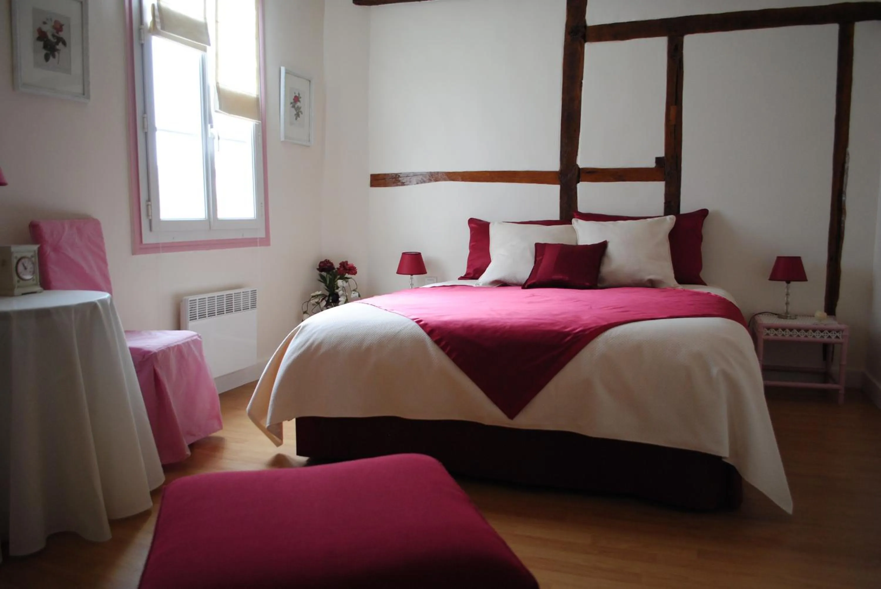 Bed in LE RELAIS DU BON'EURE