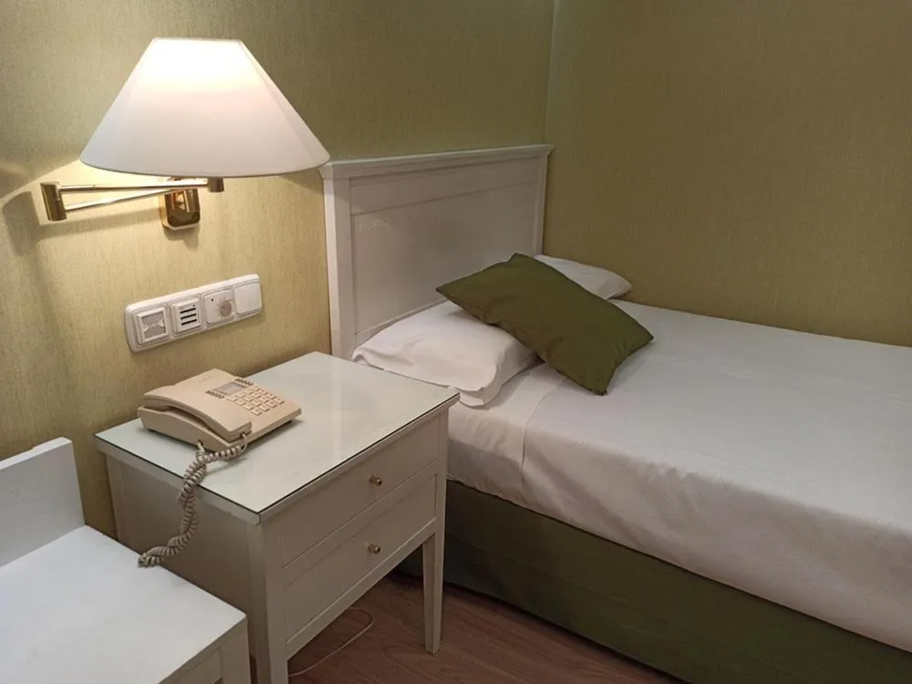 Bed in Bes Hotel Bergamo Ovest