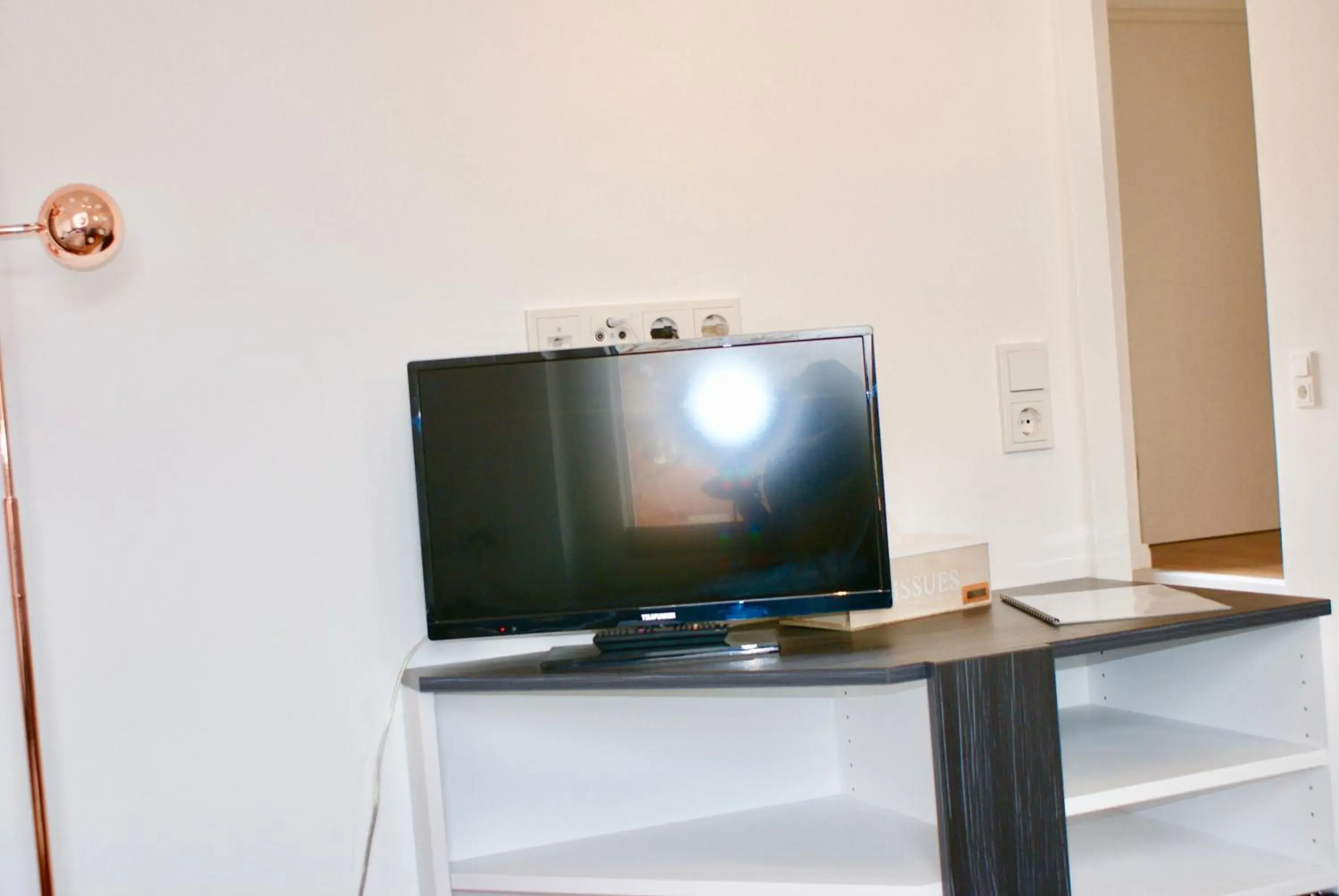 Single Room with Shared Shower and Toilet - single occupancy in Deichhotel Rose Single Room with Shared Shower and Toilet - single occupancy in Deichhotel Rose