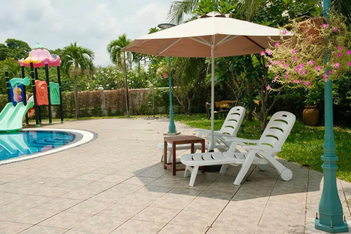 Garden in KEP BAY HOTEL & RESORT