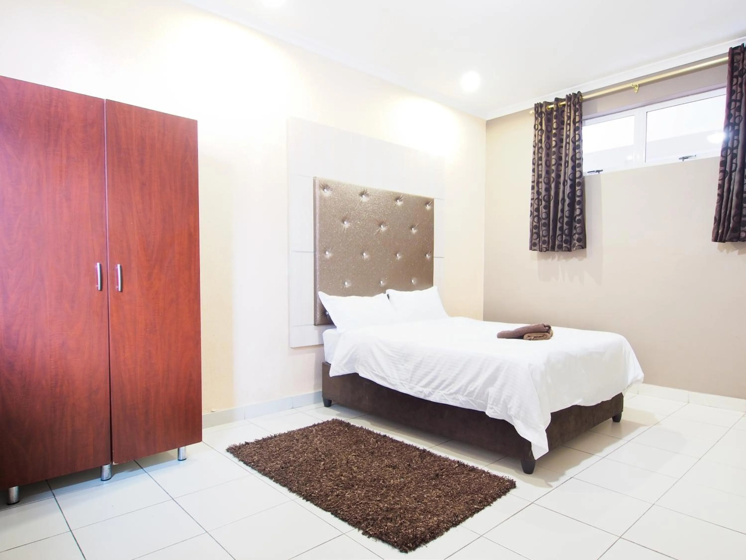 Bathroom, Bed in The Union Hotel