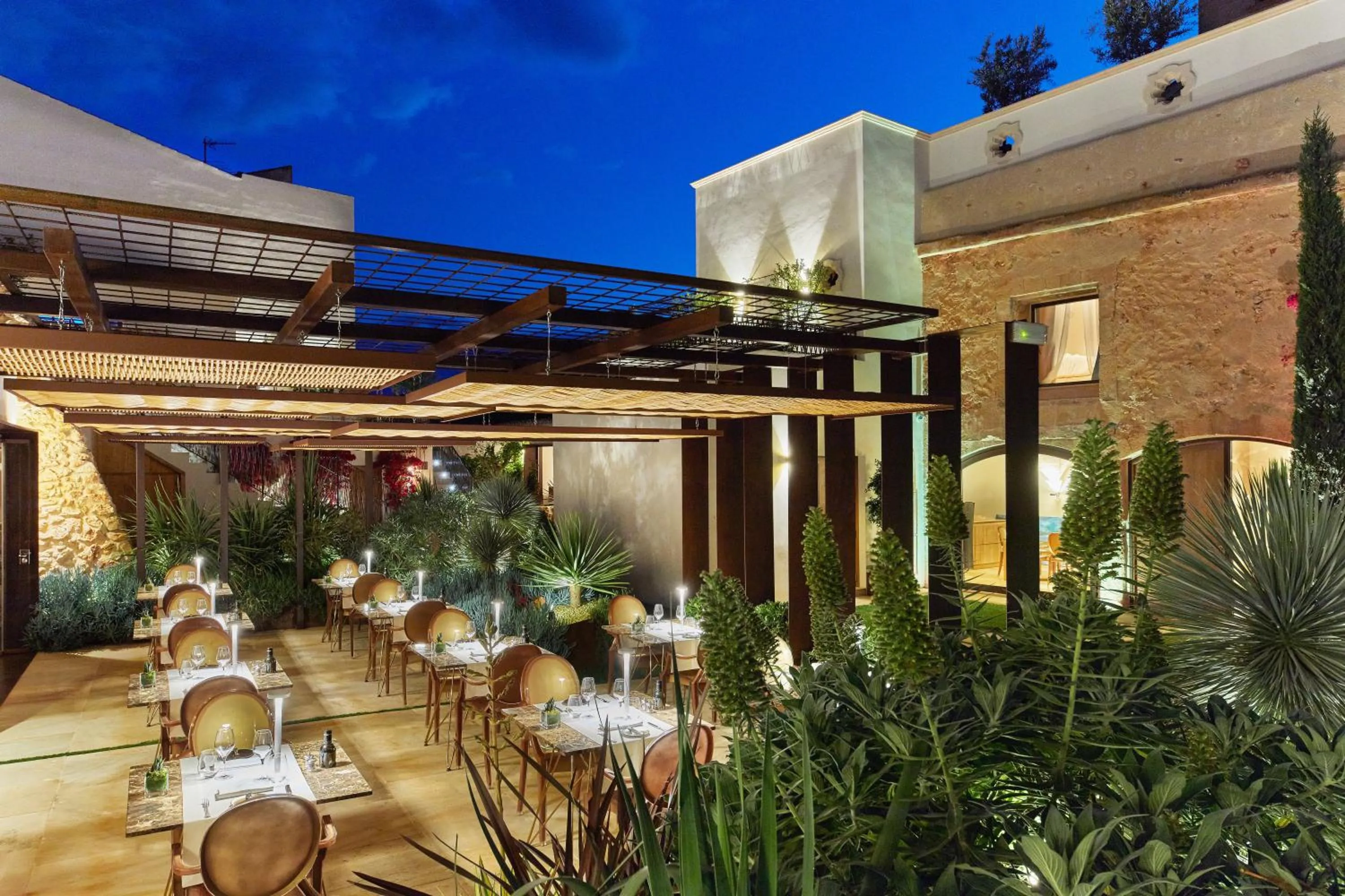 Dining area in Sa Creu Nova Petit Palais Art & Spa