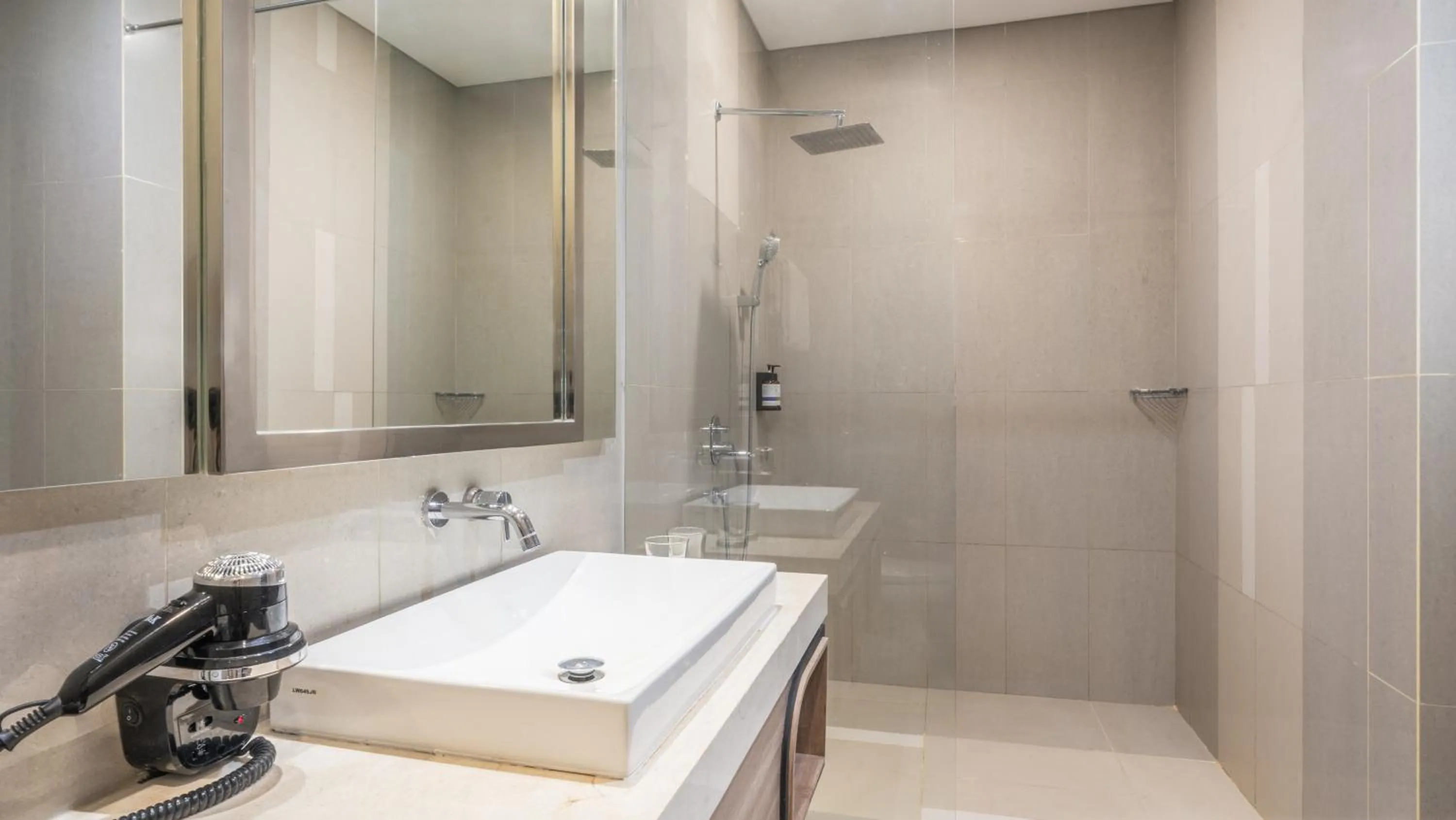 Shower in Mercure Jayapura