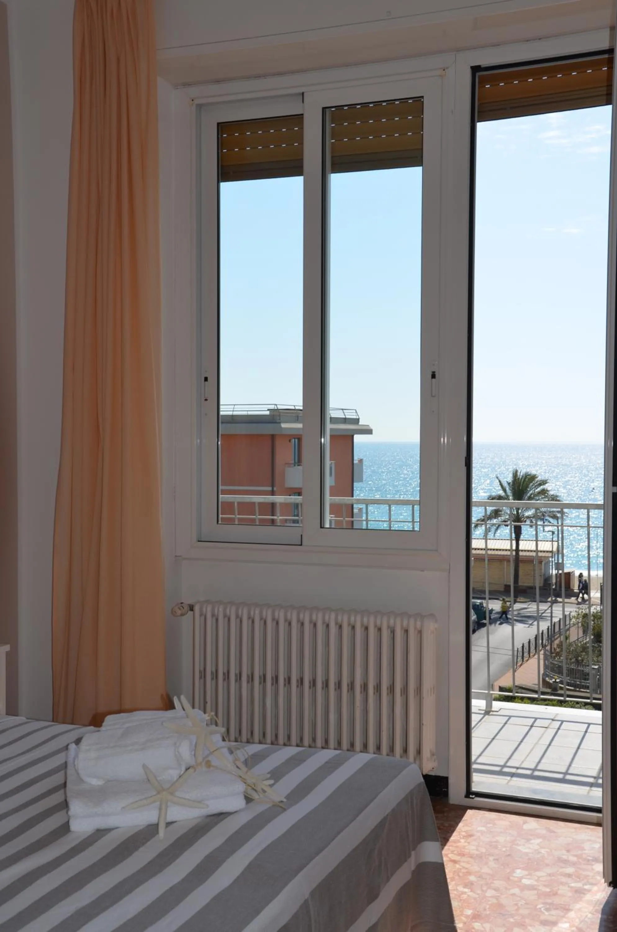 Balcony/Terrace, Bed in Hotel Villa Paolina