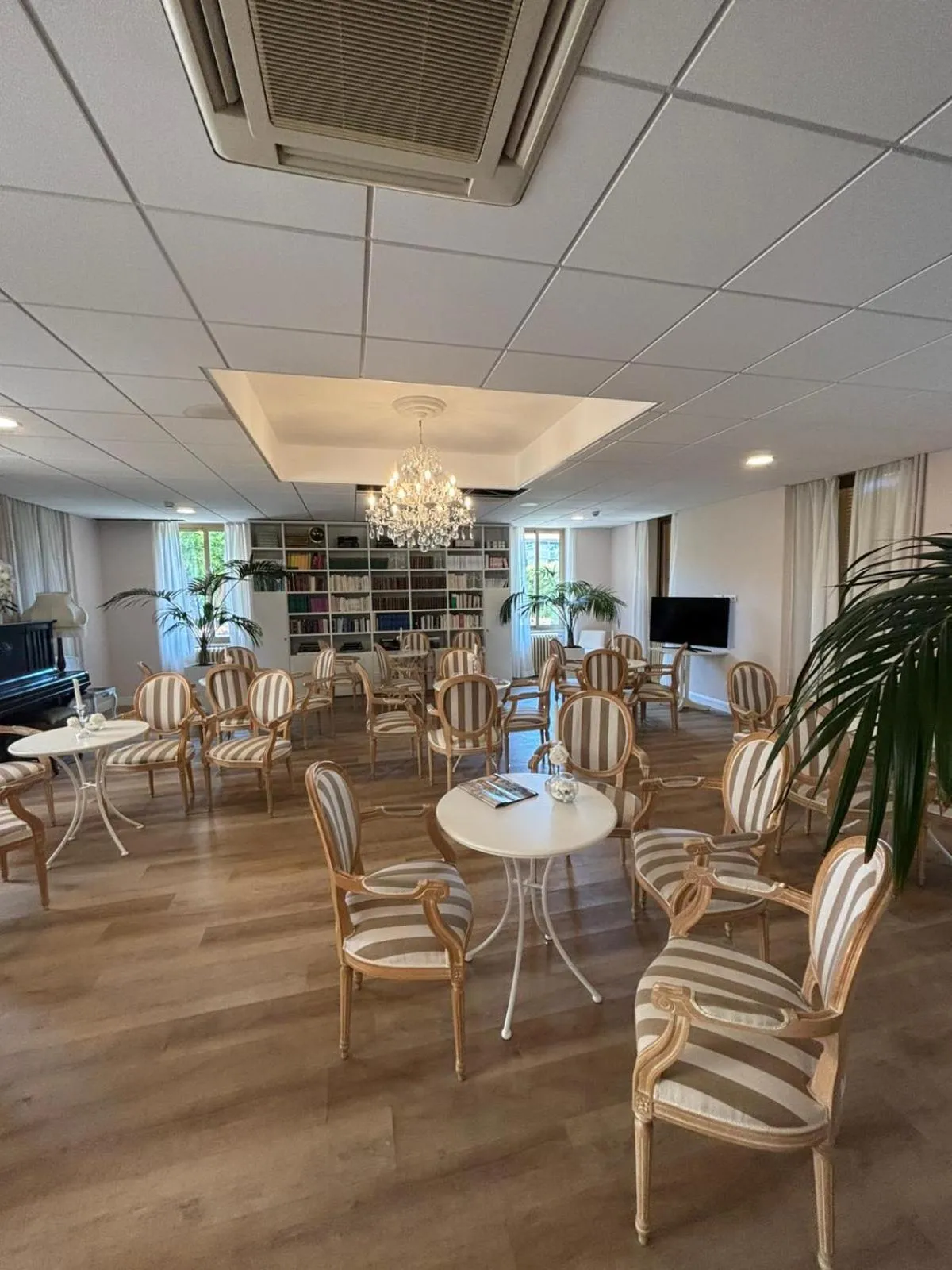 Communal lounge/ TV room in Hotel Villa Paolina