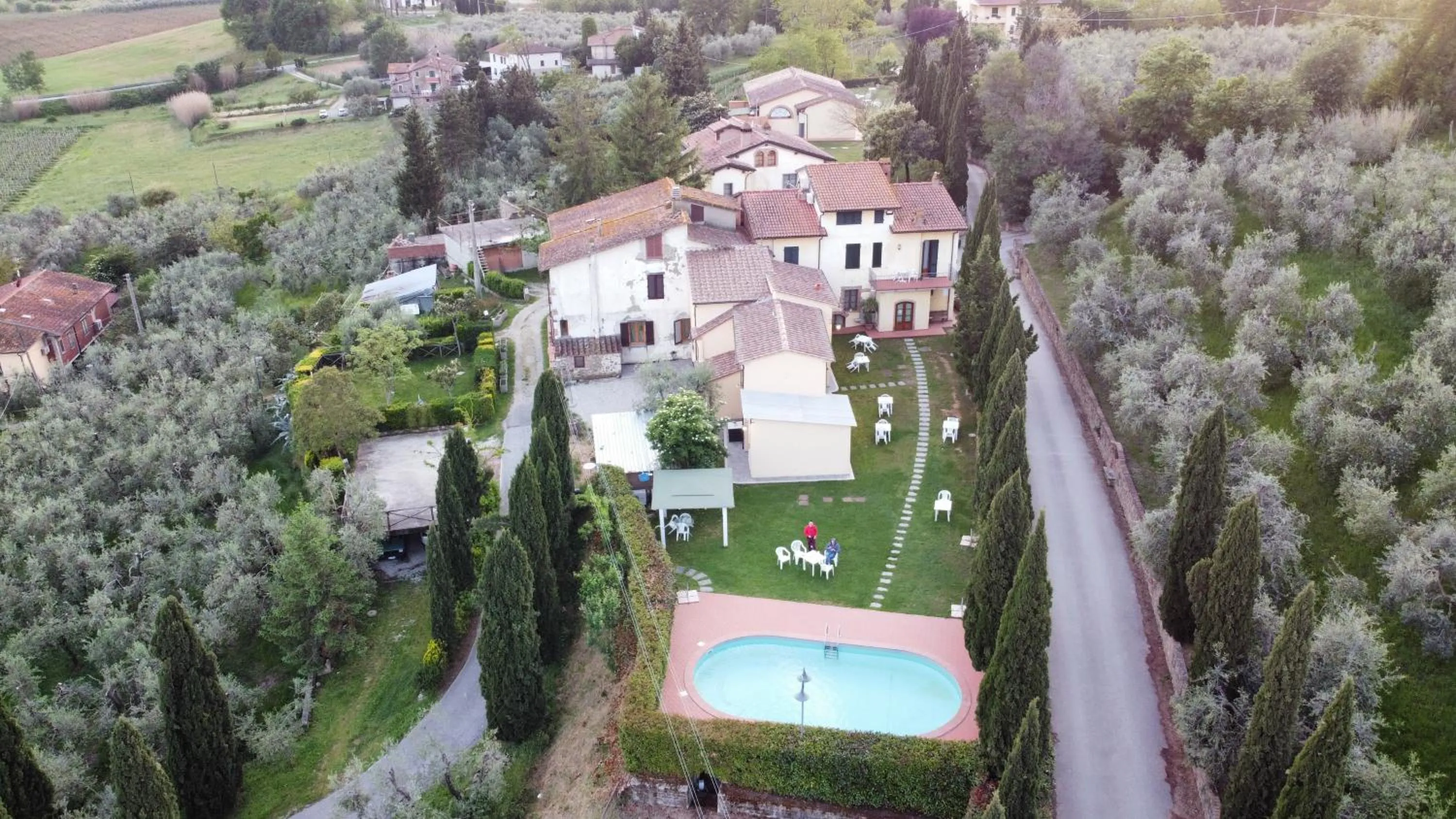 Quiet street view in Agriturismo Il Piastrino