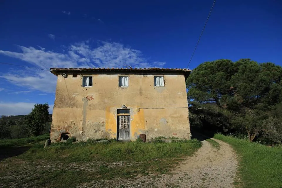 Quiet street view in Agriturismo Il Piastrino