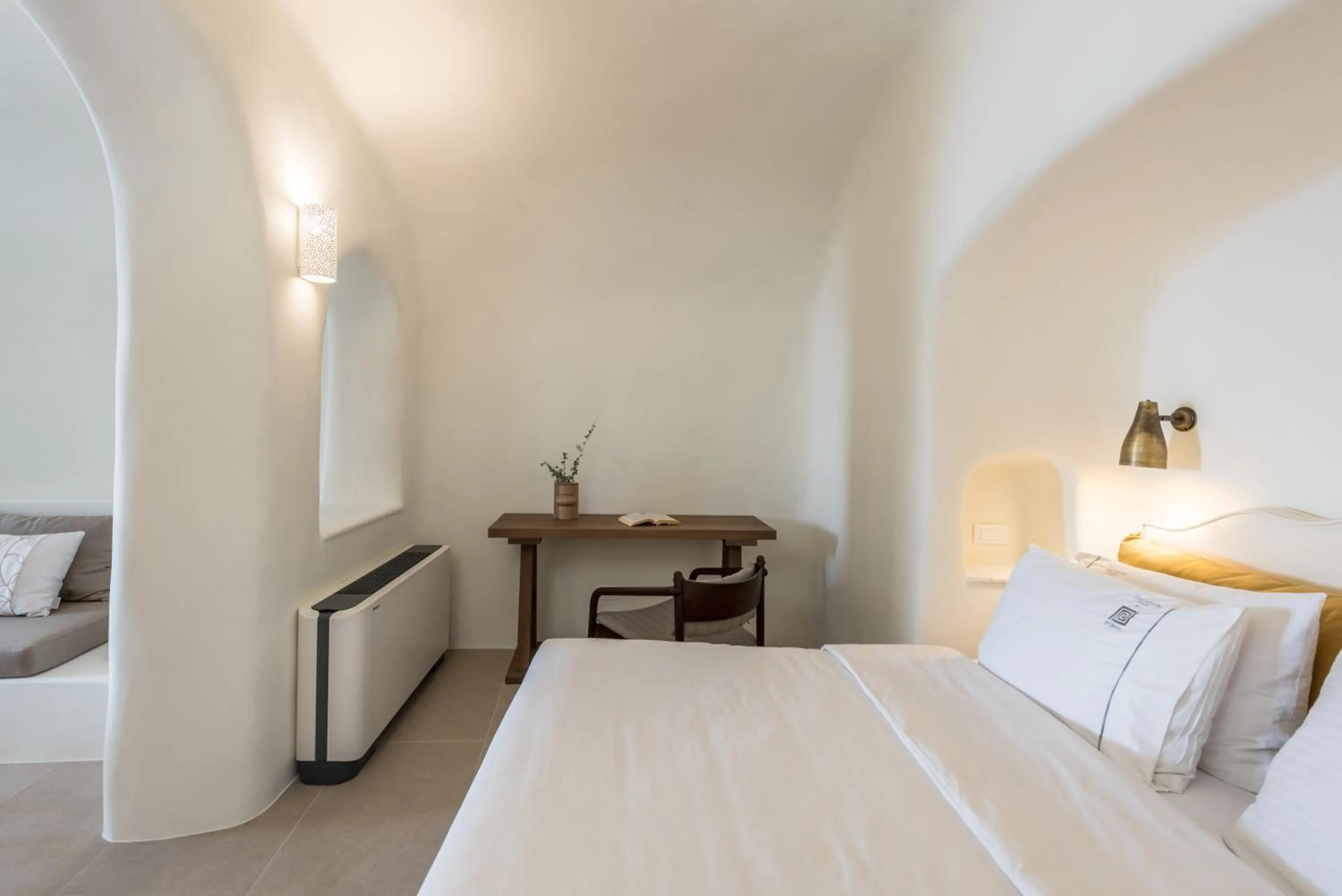 Bed in Art Maisons Oia Castle